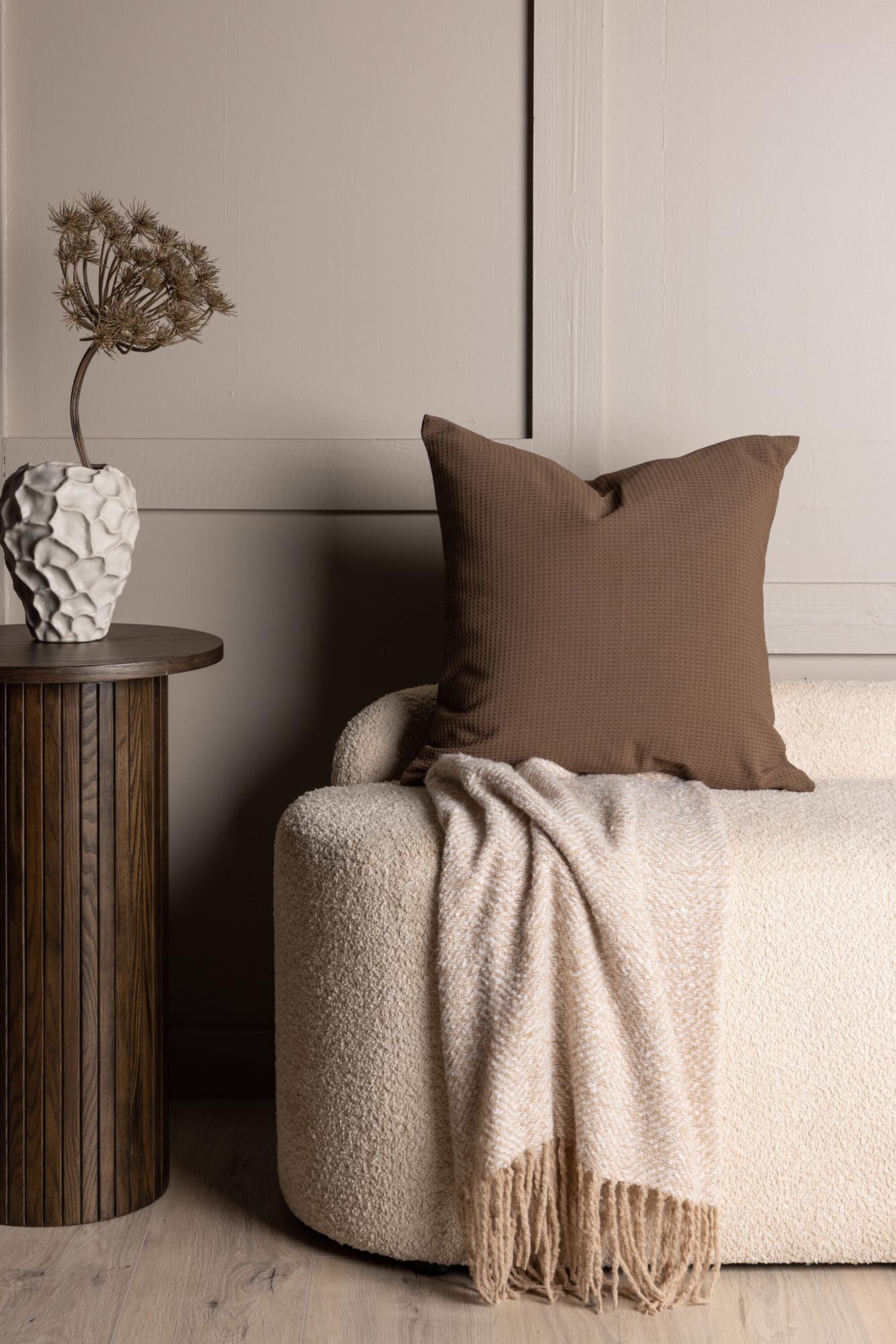 Celine Kissenbezug von Venture Home: Hochwertiger Polyester, elegantes Design in Beige, pflegeleicht und ideal für jedes Wohnambiente.