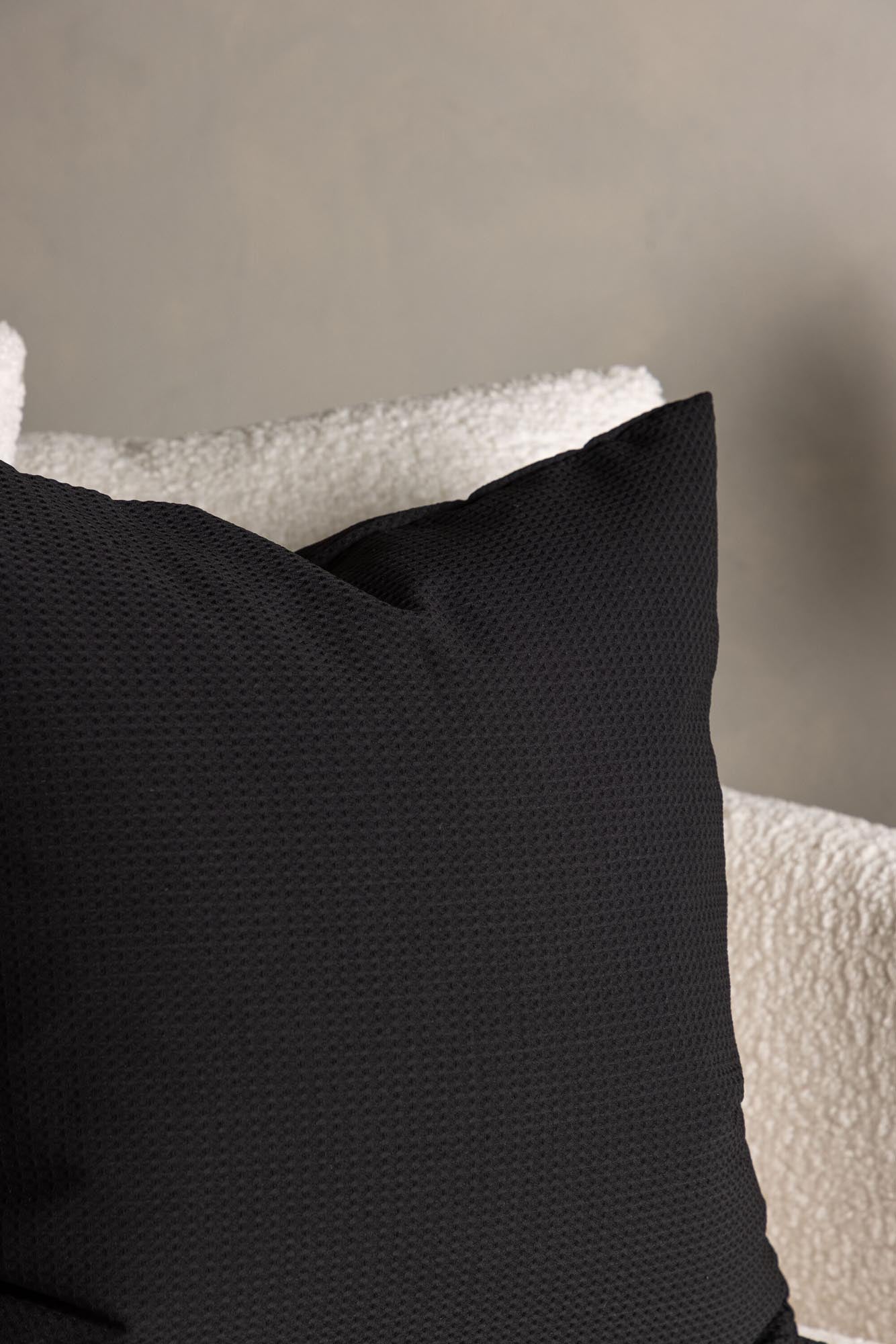 Celine Kissenbezug: Luxuriöse Akzente für Ihr Wohnambiente.