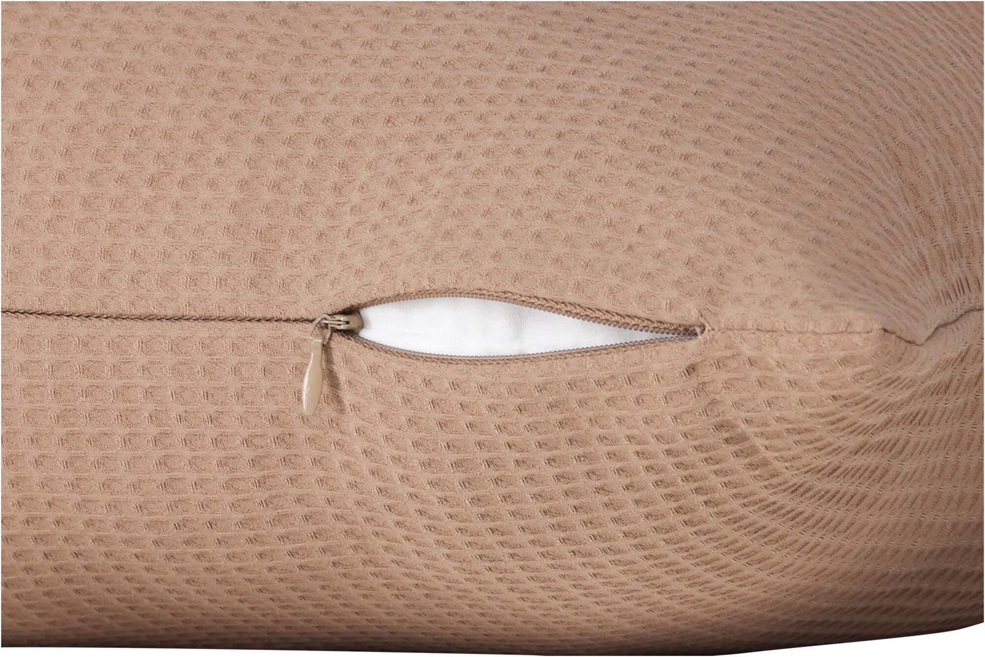 Celine Kissenbezug von Venture Home: Hochwertiger Polyester, elegantes Design in Beige, pflegeleicht und ideal für jeden Wohnstil.