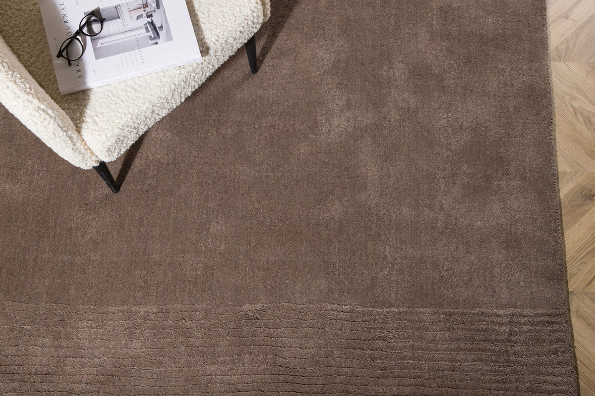Matteo Teppich in Braun präsentiert im Onlineshop von KAQTU Design AG. Teppich ist von Venture Home