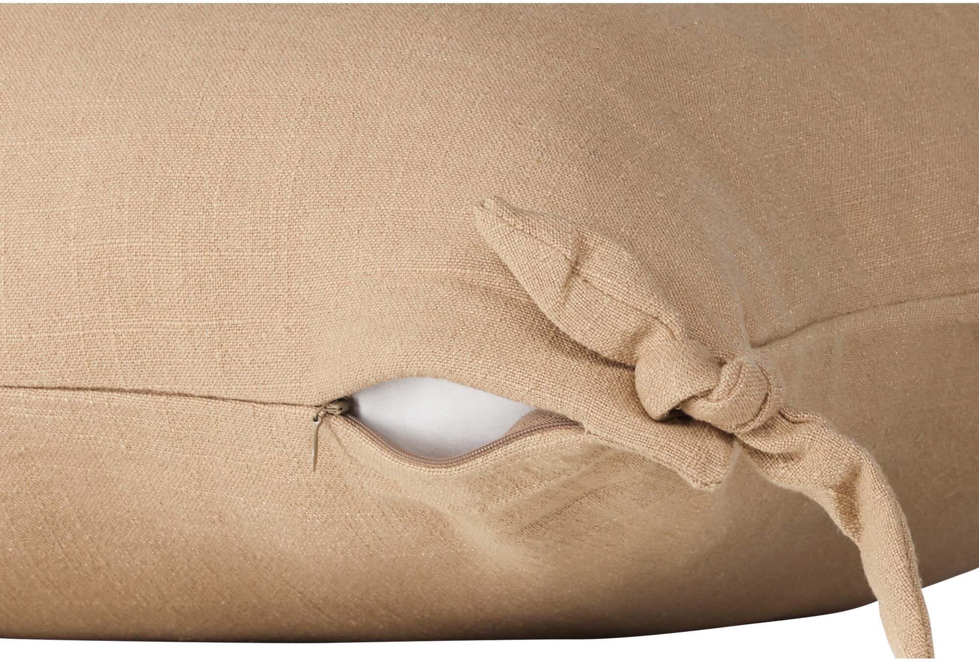 Nora Kissenbezug von Venture Home: Zeitloses Design in sanftem Beige.