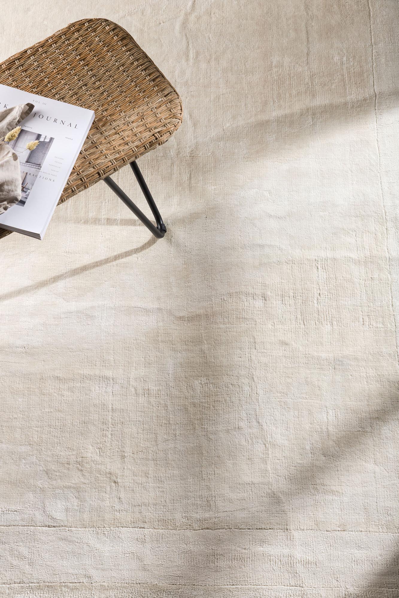 Eleganter Boston Teppich aus Viskose, 230x160 cm, beige-weiss, ideal für Wohnzimmer, Schlafzimmer, Flur.