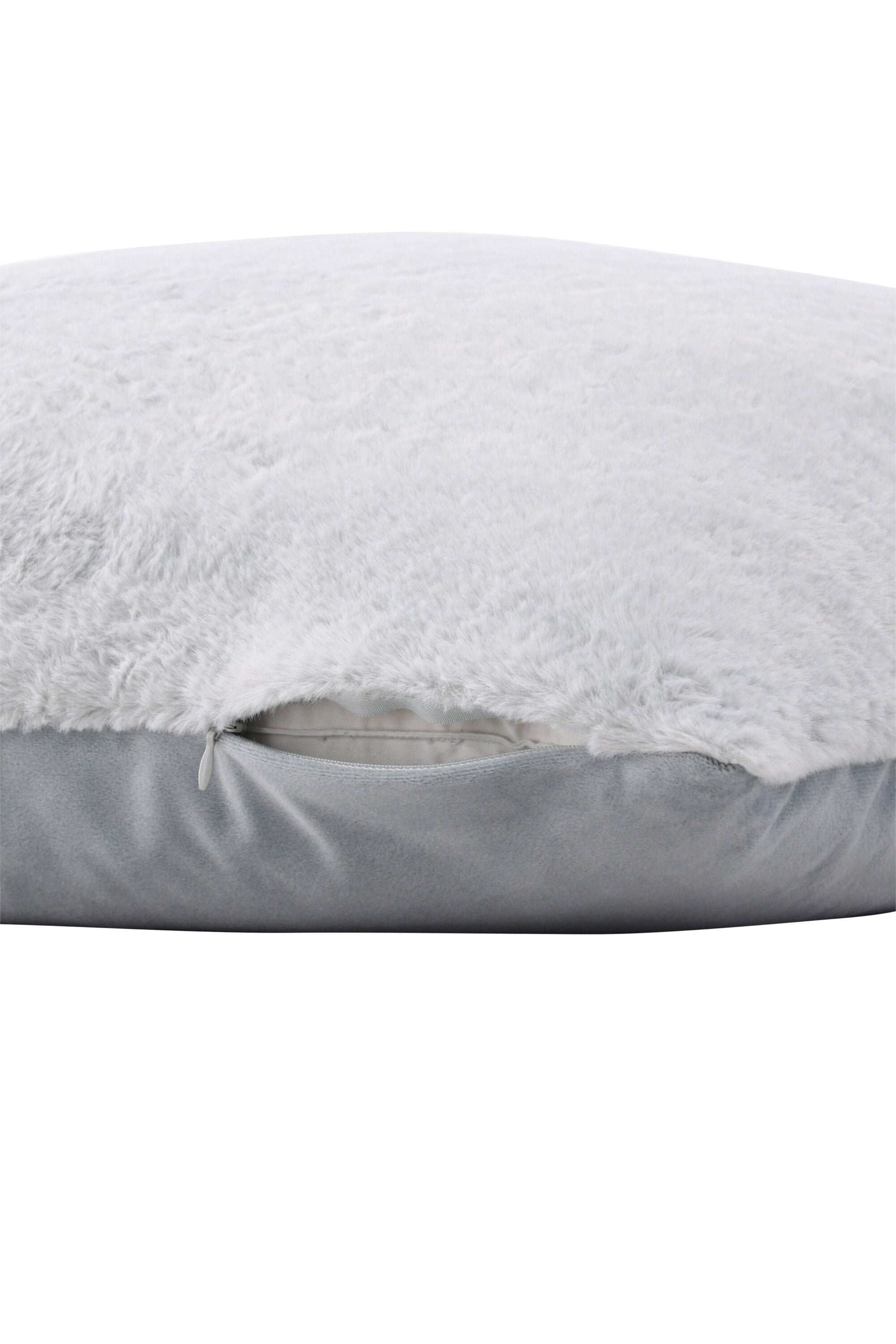 Thea Kissenbezug in Grau präsentiert im Onlineshop von KAQTU Design AG. Deko Kissenbezug ist von Venture Home