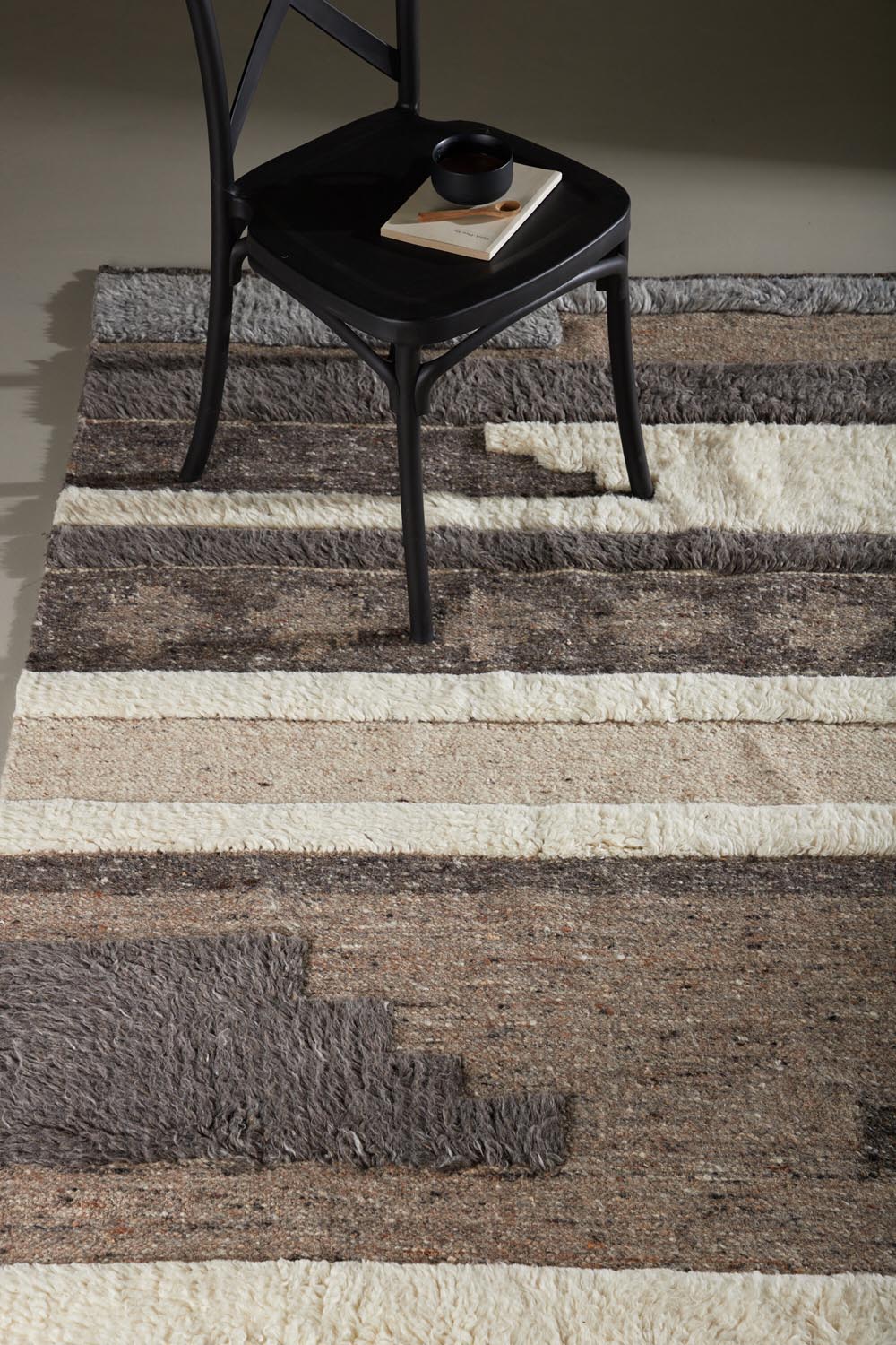 Vincent Teppich in Weiss präsentiert im Onlineshop von KAQTU Design AG. Teppich ist von Venture Home