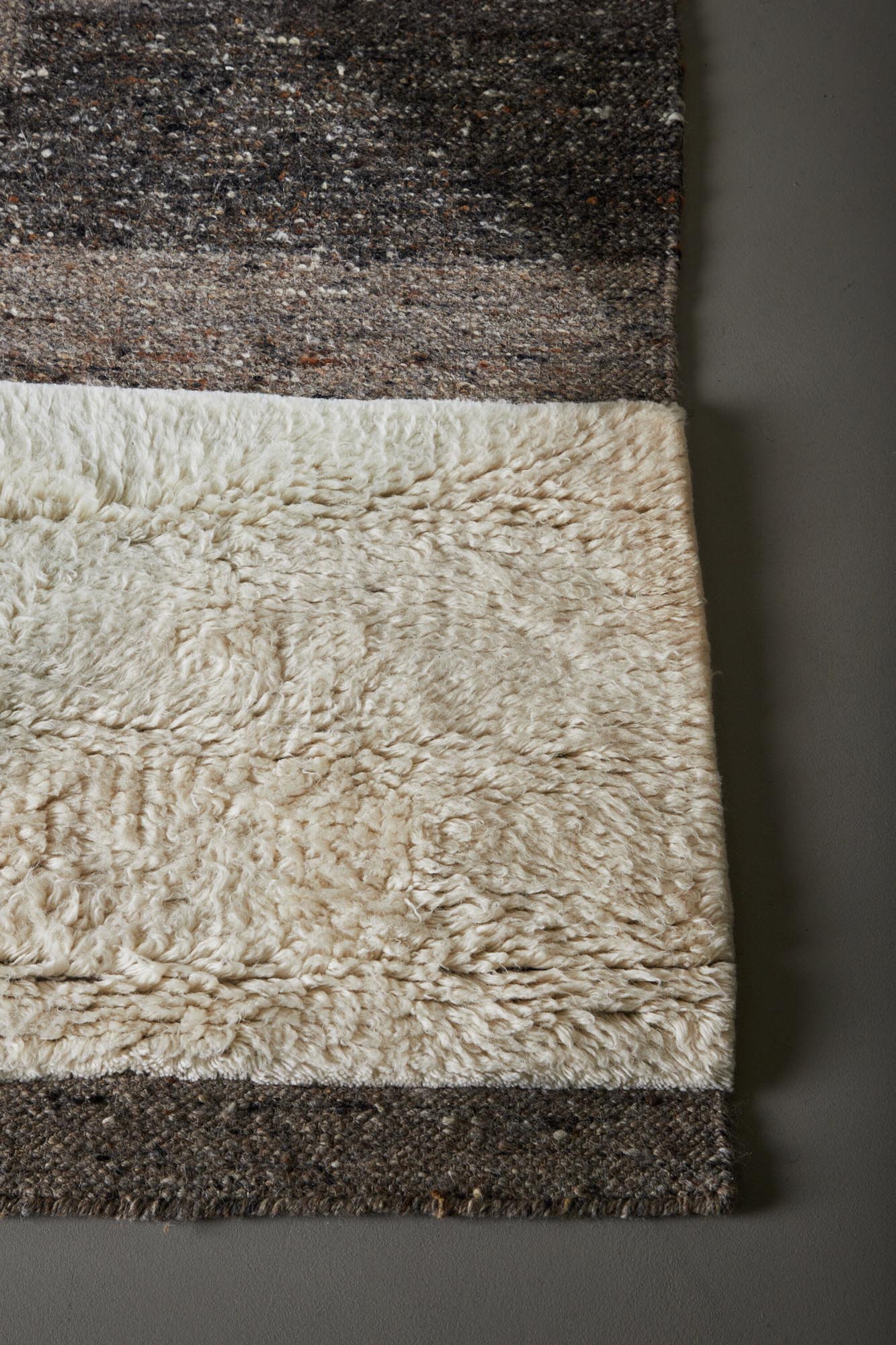 Vincent Teppich von Venture Home: Hochwertige Mischwolle, warm und langlebig, mit erdigen Farben. Ideal für jeden Raum, 230x160 cm.