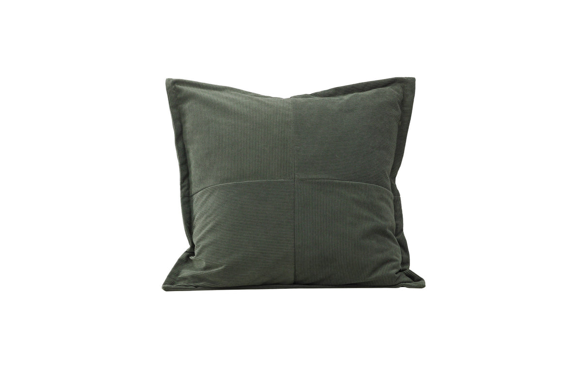 Lykke Kissenbezug in Dunkelgrün präsentiert im Onlineshop von KAQTU Design AG. Deko Kissenbezug ist von Venture Home
