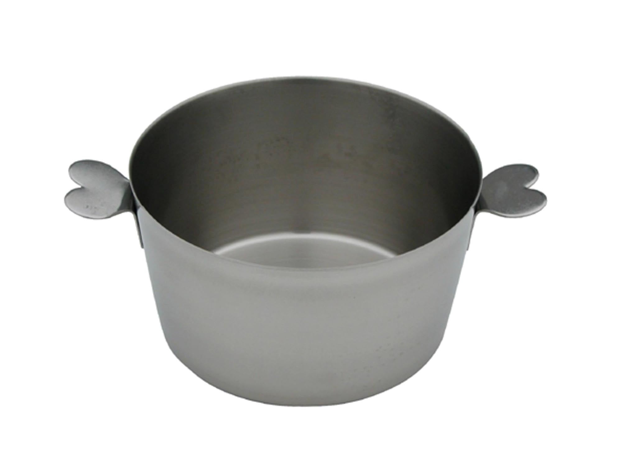 Elegante Edelstahl-Charlotten-Form (Ø 17,7 cm, H 10 cm) von de Buyer: Perfekt für kleine Portionen, gleichmässige Wärmeverteilung, pflegeleicht.