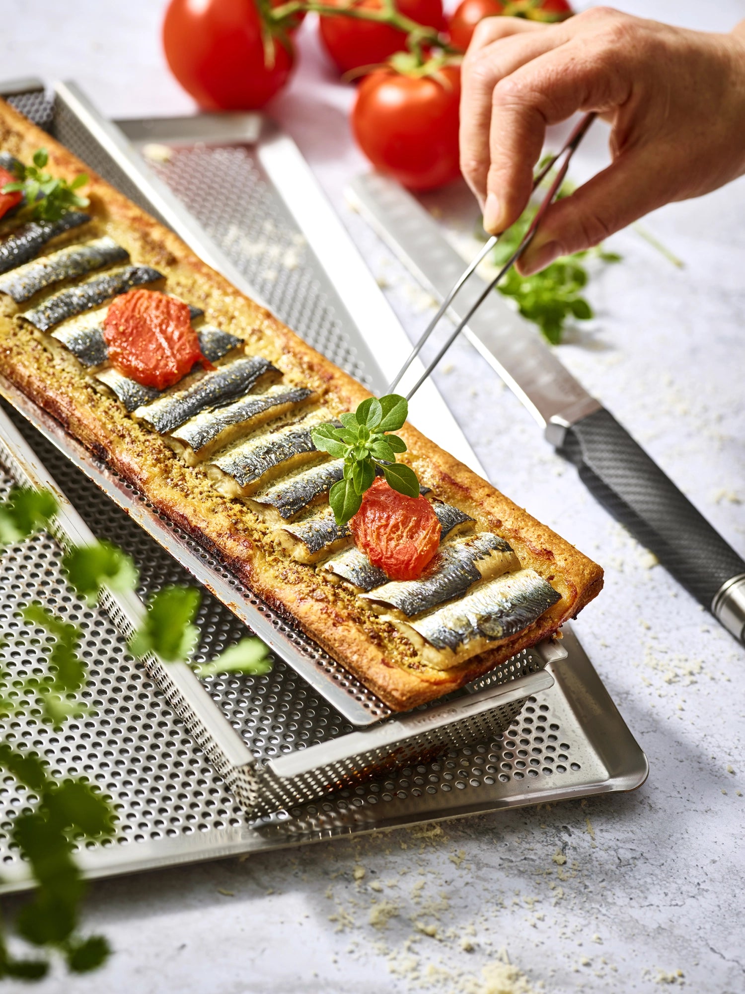 Entdecken Sie die gerade Pinzette 16 cm von de Buyer – Ihr unverzichtbares Küchenutensil für exakte Handhabung und kreative Kochkunst!