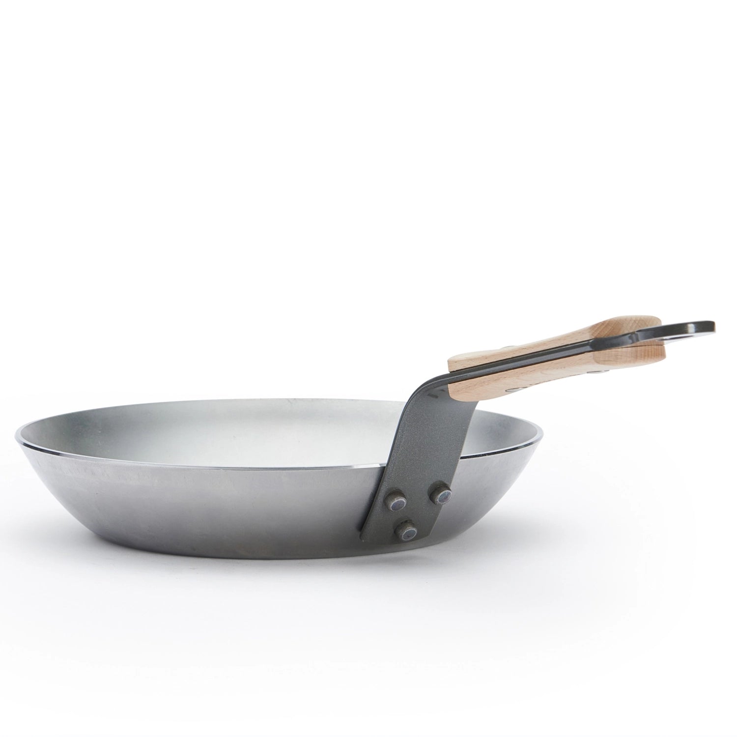 Kompakte 20 cm Bratpfanne aus der MINERAL B ELEMENT Reihe von de Buyer, perfekt für gleichmäßiges Braten und vielseitige Rezepte.