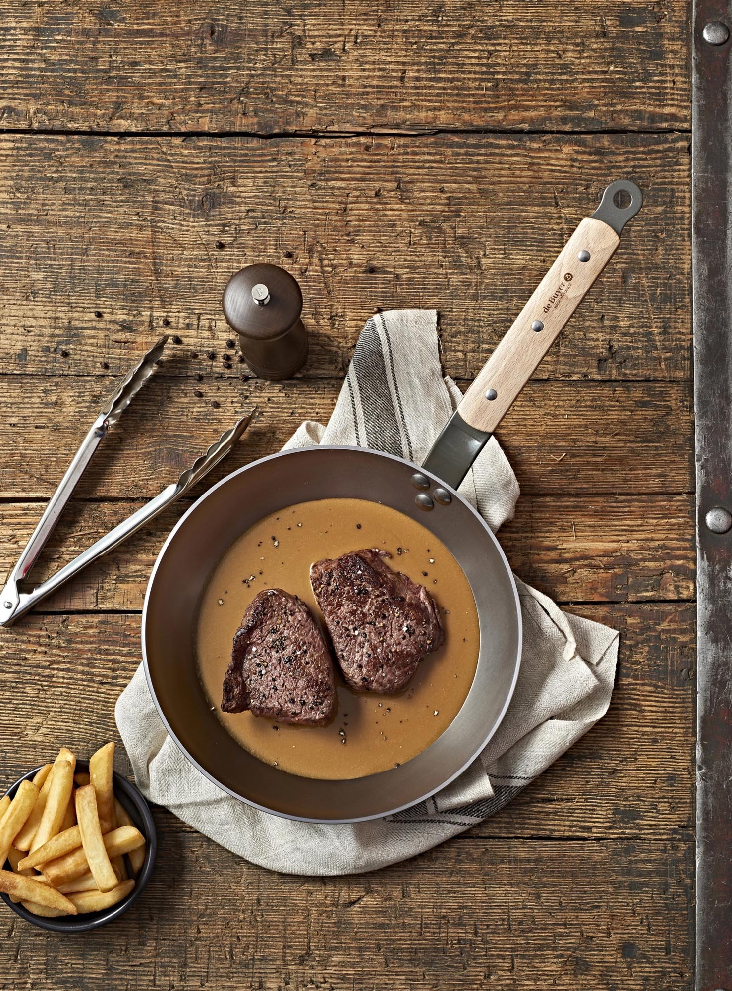 Robuste 32cm Bratpfanne aus Mineral B Element von de Buyer, ideal für gesundes Braten und langlebige Kochfreude.