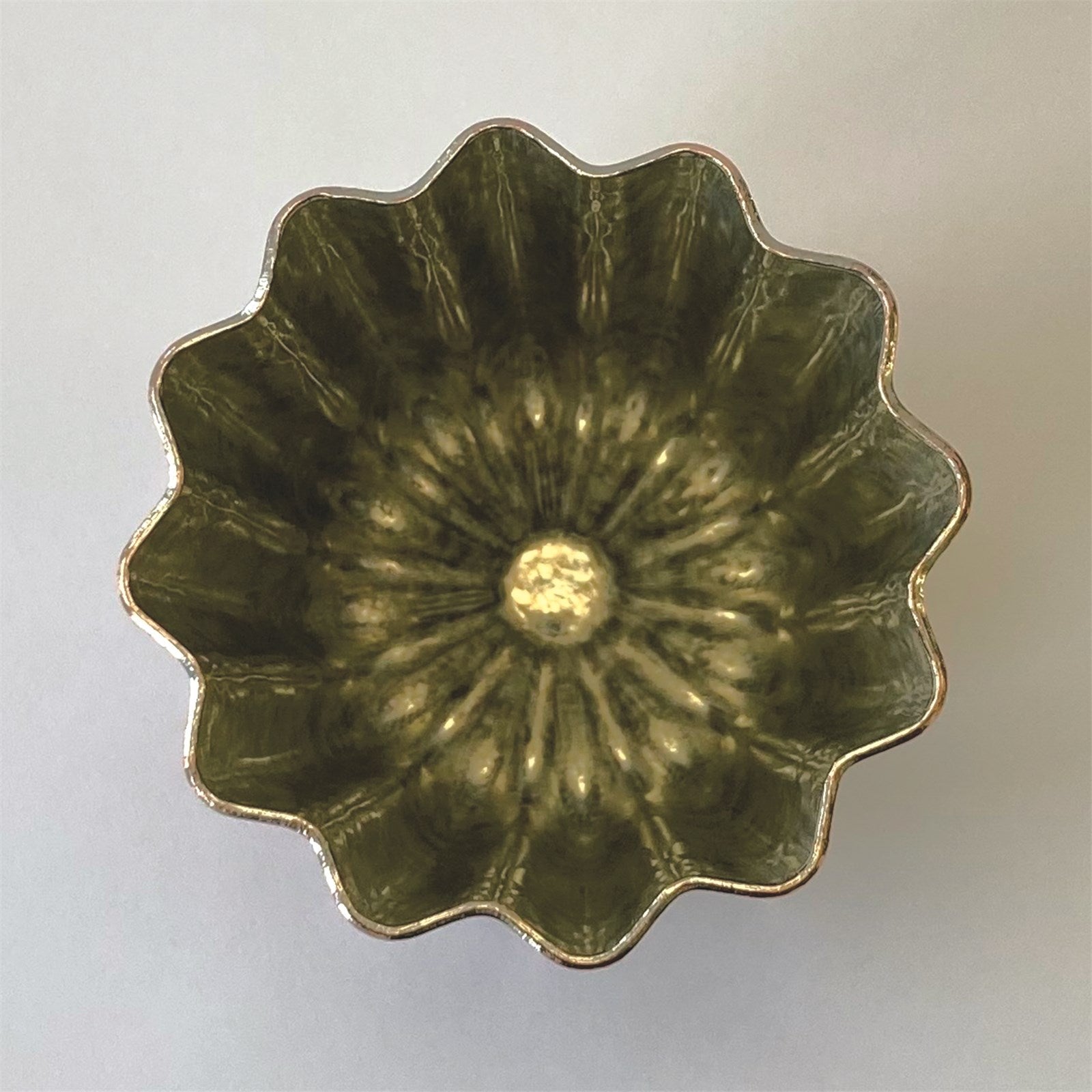 Entdecken Sie die exklusive Cannelés Kuchenform aus Kupfer von de Buyer. Ideal für köstliche, perfekt gebräunte Cannelés.