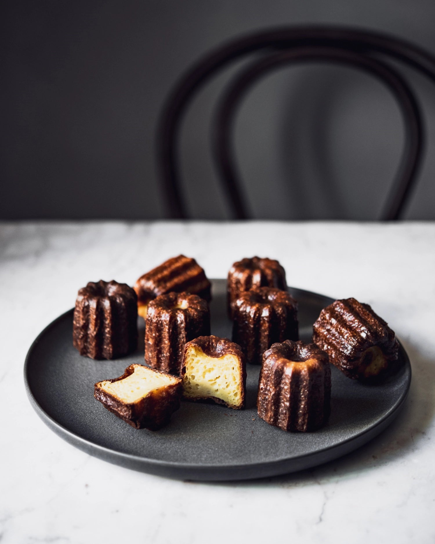 Elegante Cannelés Kuchenform aus Kupfer, Ø 5,5 cm, H: 5,5 cm – perfekt für die Herstellung traditioneller französischer Leckereien.