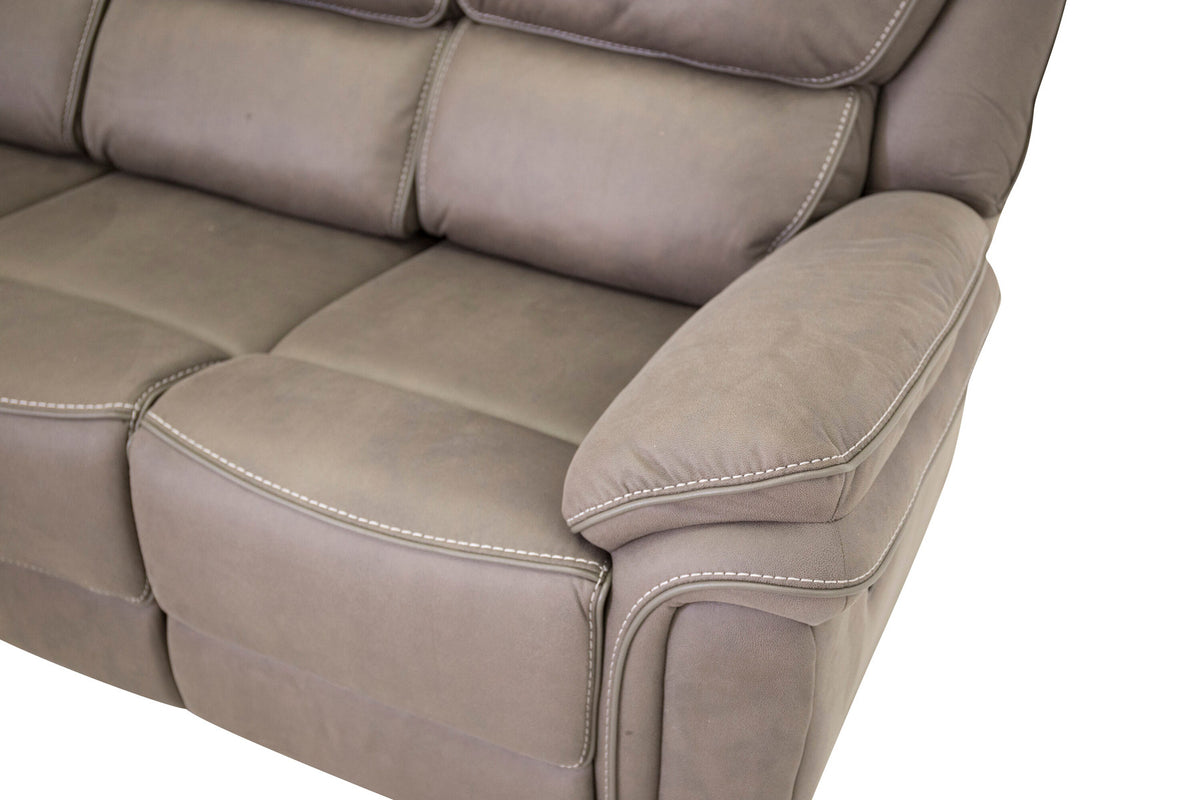 Saranda Sofa in Grau präsentiert im Onlineshop von KAQTU Design AG. 3er Sofa ist von Venture Home