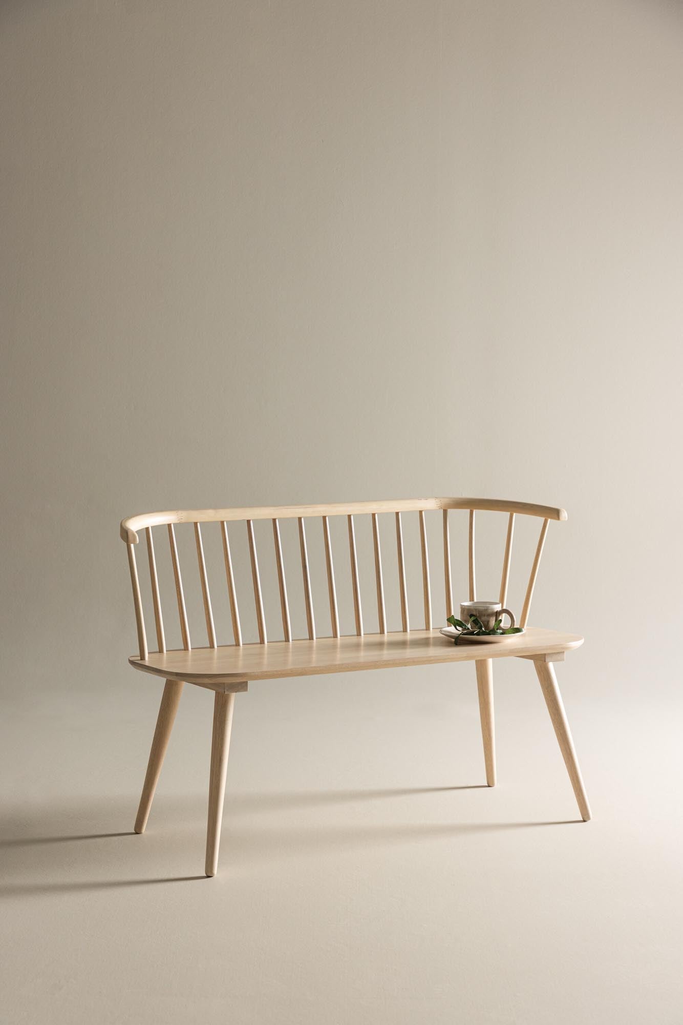 Stilvolles Bobby Dining Sofa: Perfekte Ergänzung für Ihr Esszimmer.