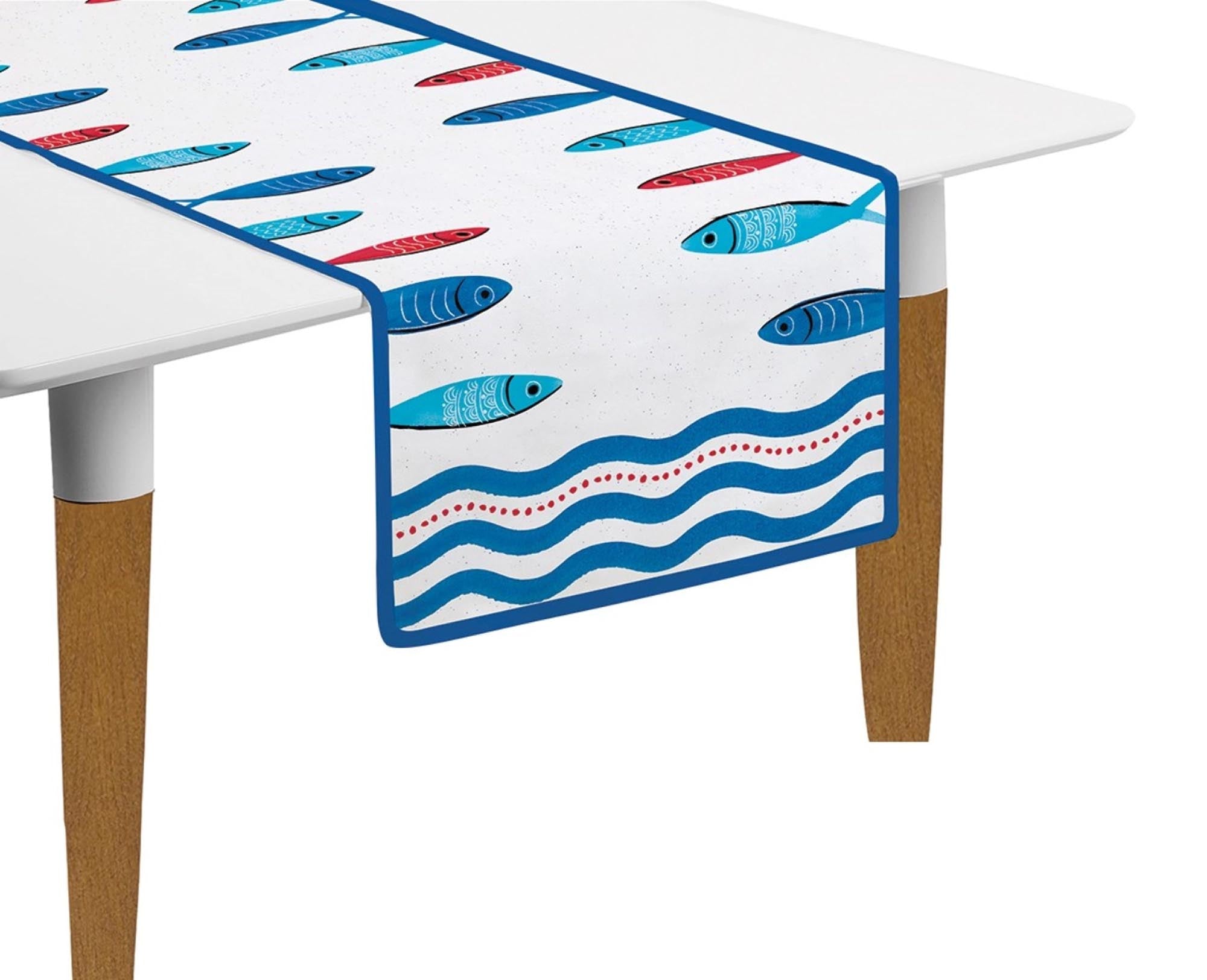 Entdecken Sie das 2er Set Tischläufer 140x45cm Sardinen Party von Easy Life. Hochwertig, strapazierfähig und ideal für jede Tischdekoration!