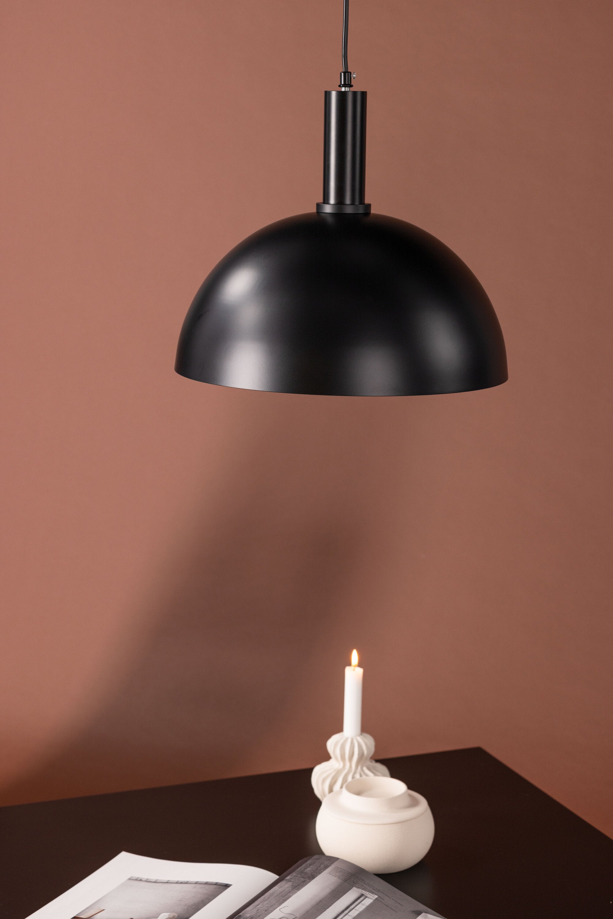 Narbonne Pendelleuchte in Schwarz präsentiert im Onlineshop von KAQTU Design AG. Pendelleuchte ist von Venture Home