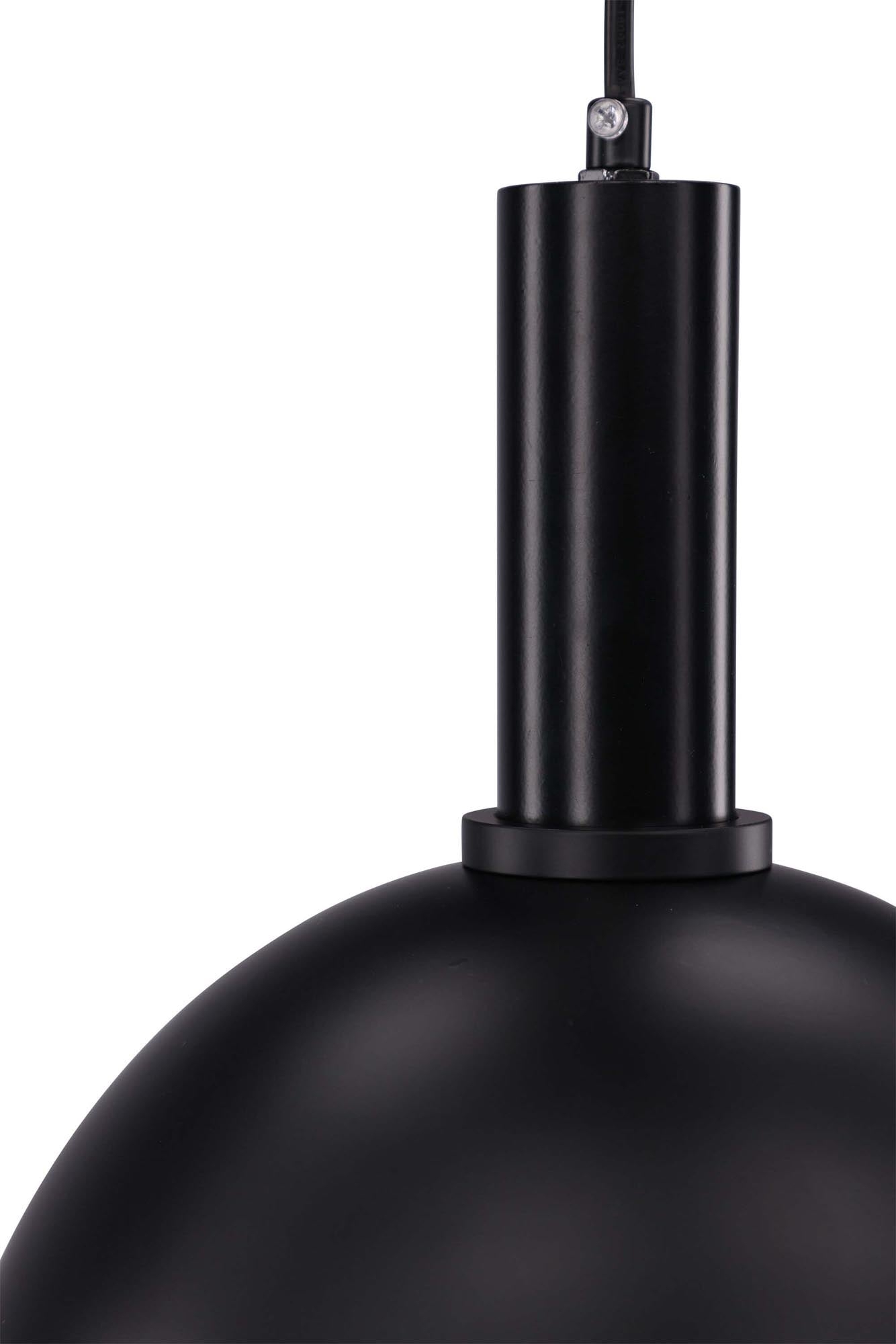 Elegante Narbonne Pendelleuchte von Venture Home aus robustem Eisen. Ideal für stilvolle Akzente und gleichmäßige Lichtverteilung in jedem Raum.