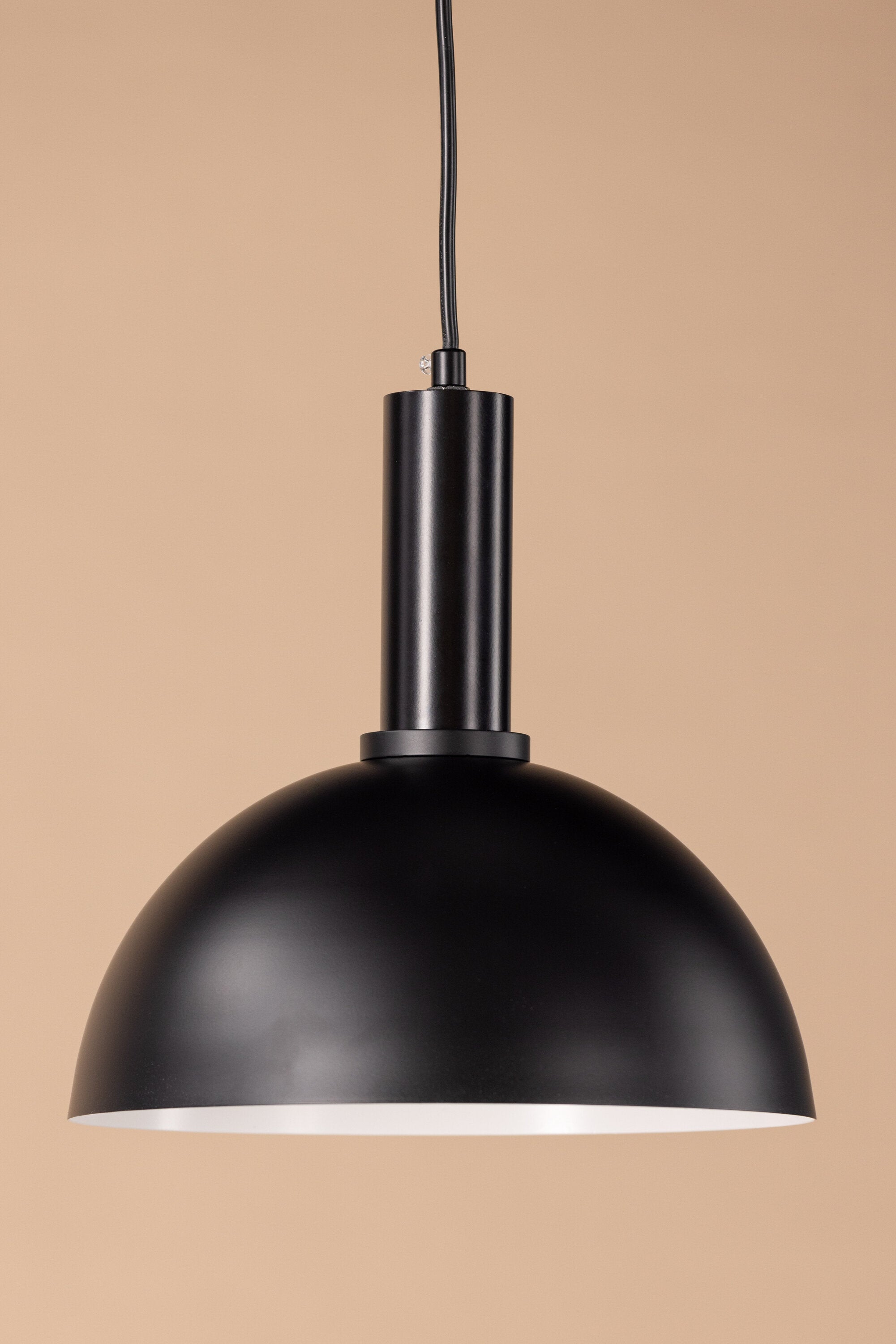 Narbonne Pendelleuchte in Schwarz präsentiert im Onlineshop von KAQTU Design AG. Pendelleuchte ist von Venture Home
