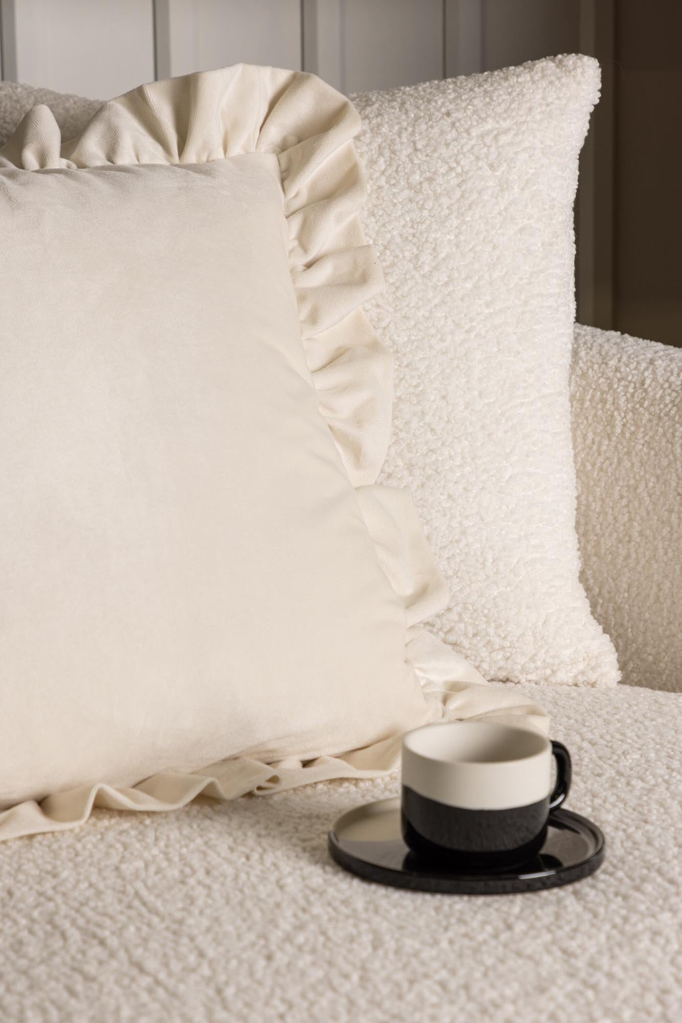 Hailey Kissenbezug in Weiss präsentiert im Onlineshop von KAQTU Design AG. Deko Kissenbezug ist von Venture Home