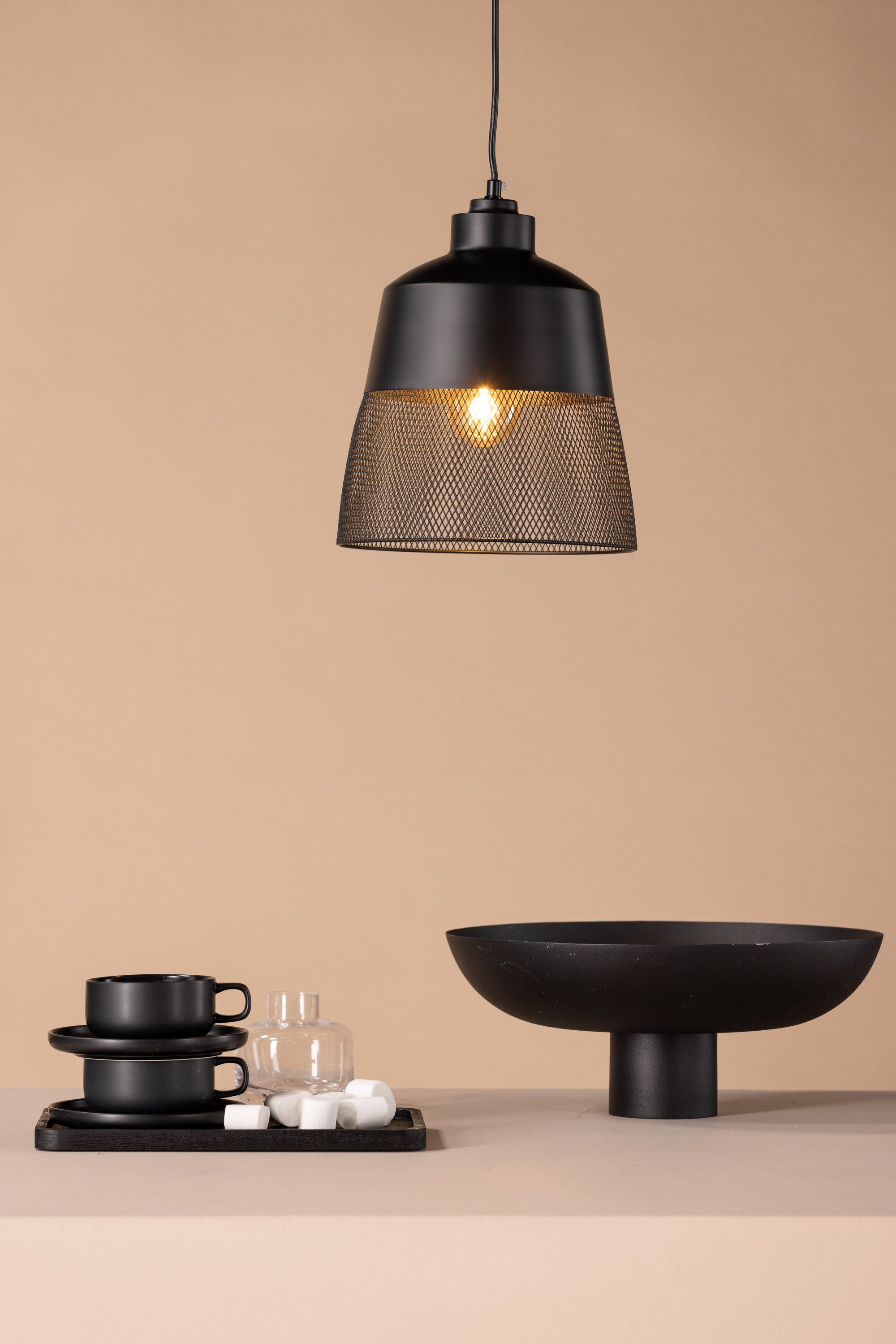 Toulon Pendelleuchte in Schwarz präsentiert im Onlineshop von KAQTU Design AG. Pendelleuchte ist von Venture Home