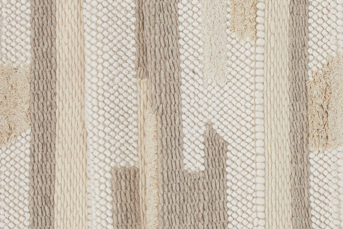 Sixteen Teppich in Beige präsentiert im Onlineshop von KAQTU Design AG. Teppich ist von Venture Home