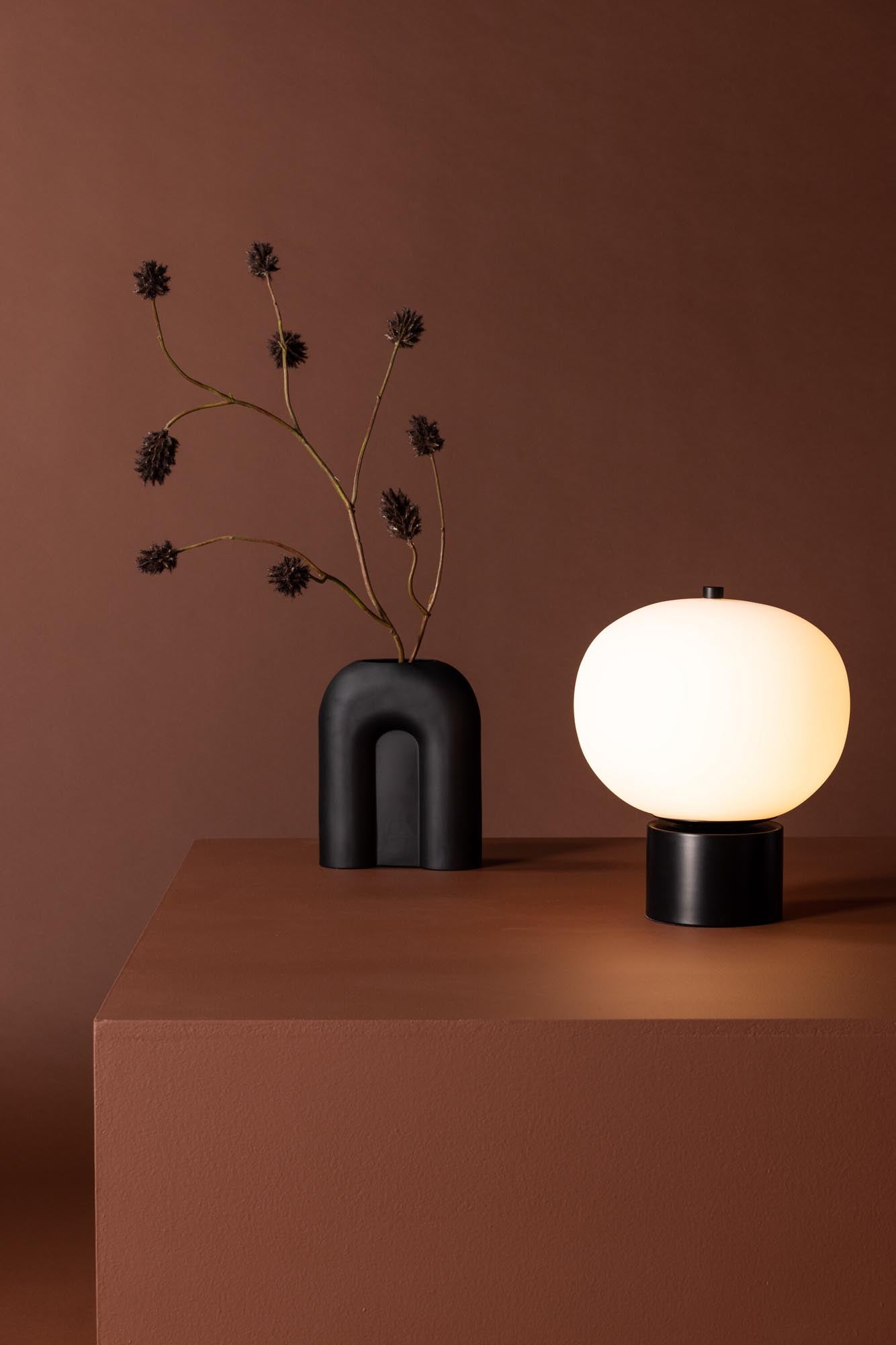 Cholet Tischleuchte: Zeitlose Eleganz für Ihr Zuhause von Venture Home.