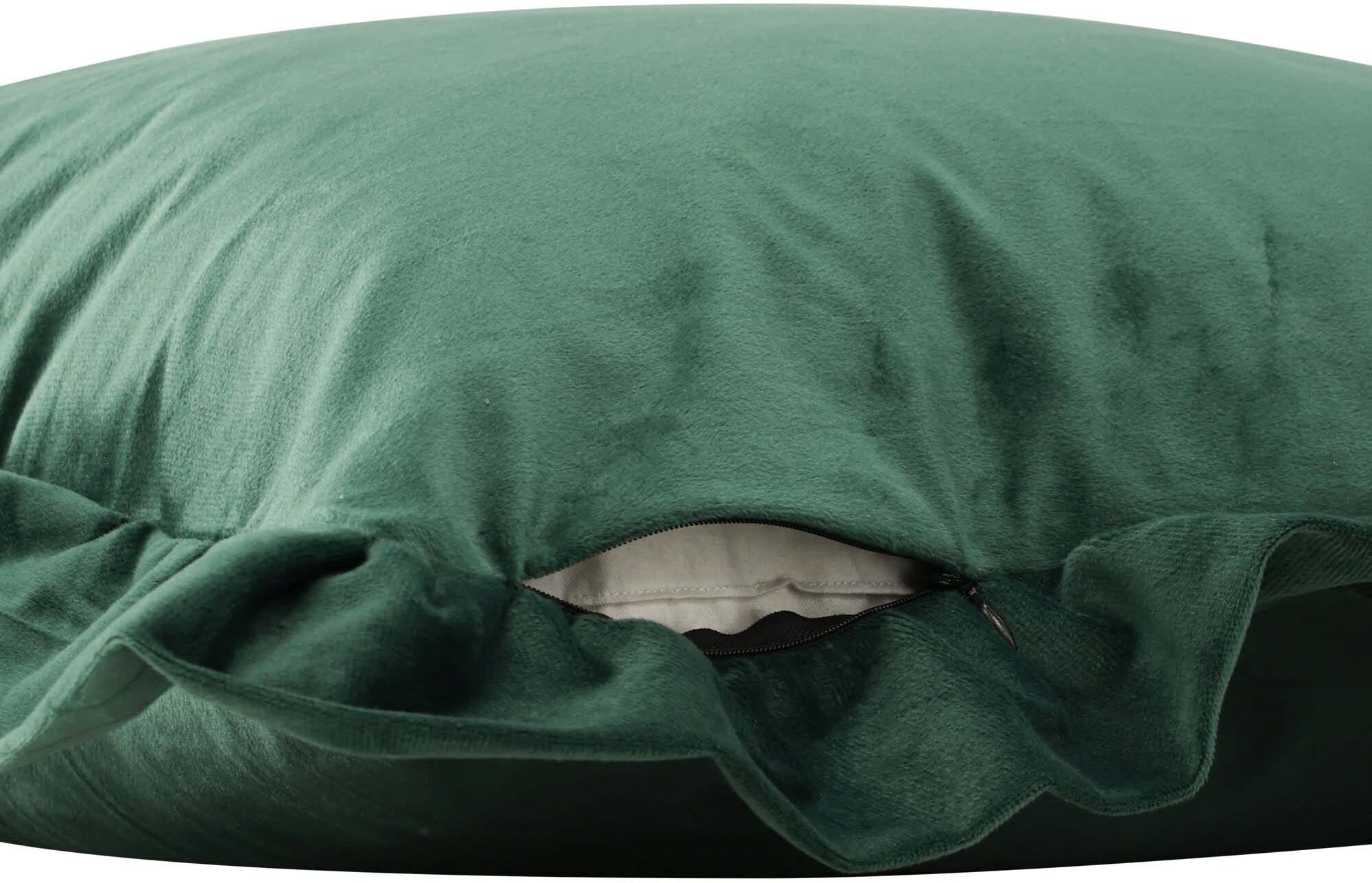 Hailey Kissenbezug in Grün präsentiert im Onlineshop von KAQTU Design AG. Deko Kissenbezug ist von Venture Home