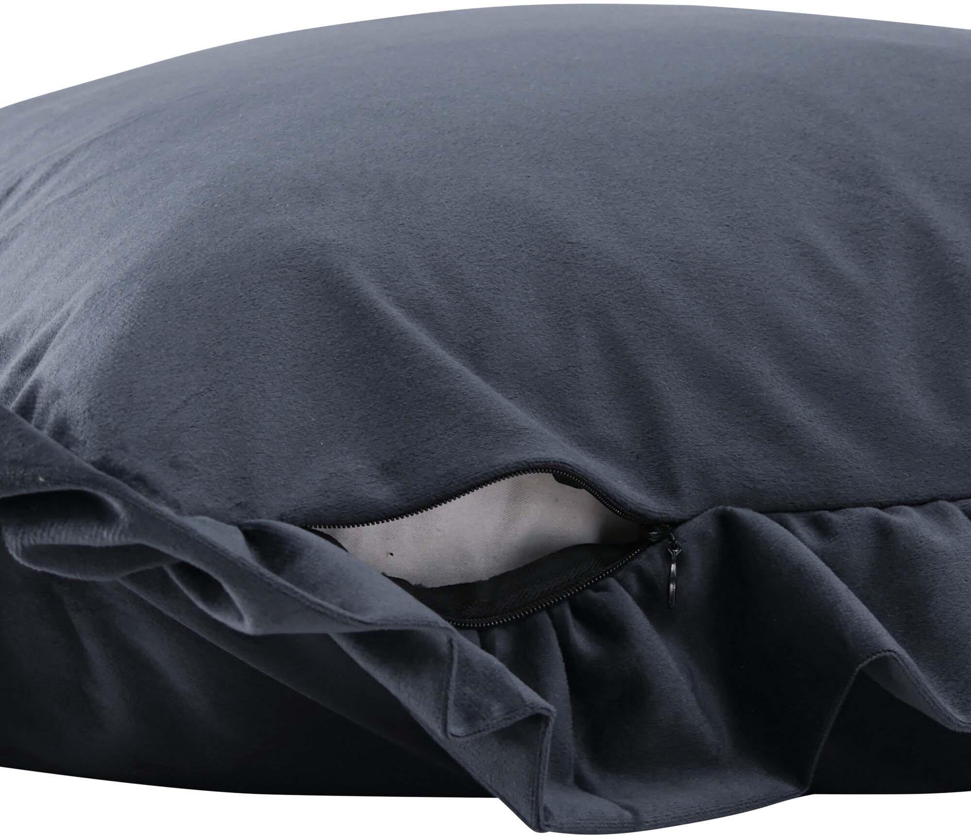 Hailey Kissenbezug in Dunkelblau präsentiert im Onlineshop von KAQTU Design AG. Deko Kissenbezug ist von Venture Home