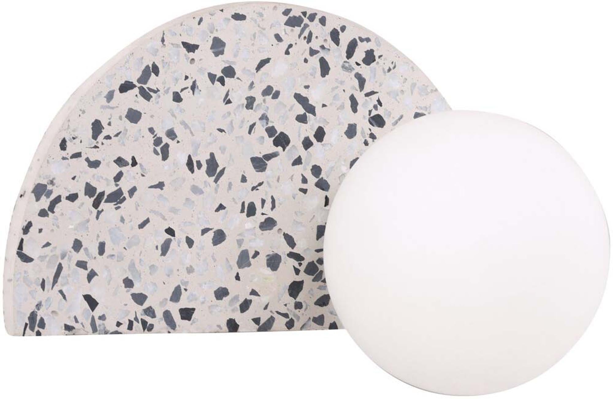 Die Abbeville Wandleuchte von Venture Home vereint modernes Terrazzo mit sanfter Lichtstreuung und setzt stilvolle Akzente in Ihrem Zuhause.