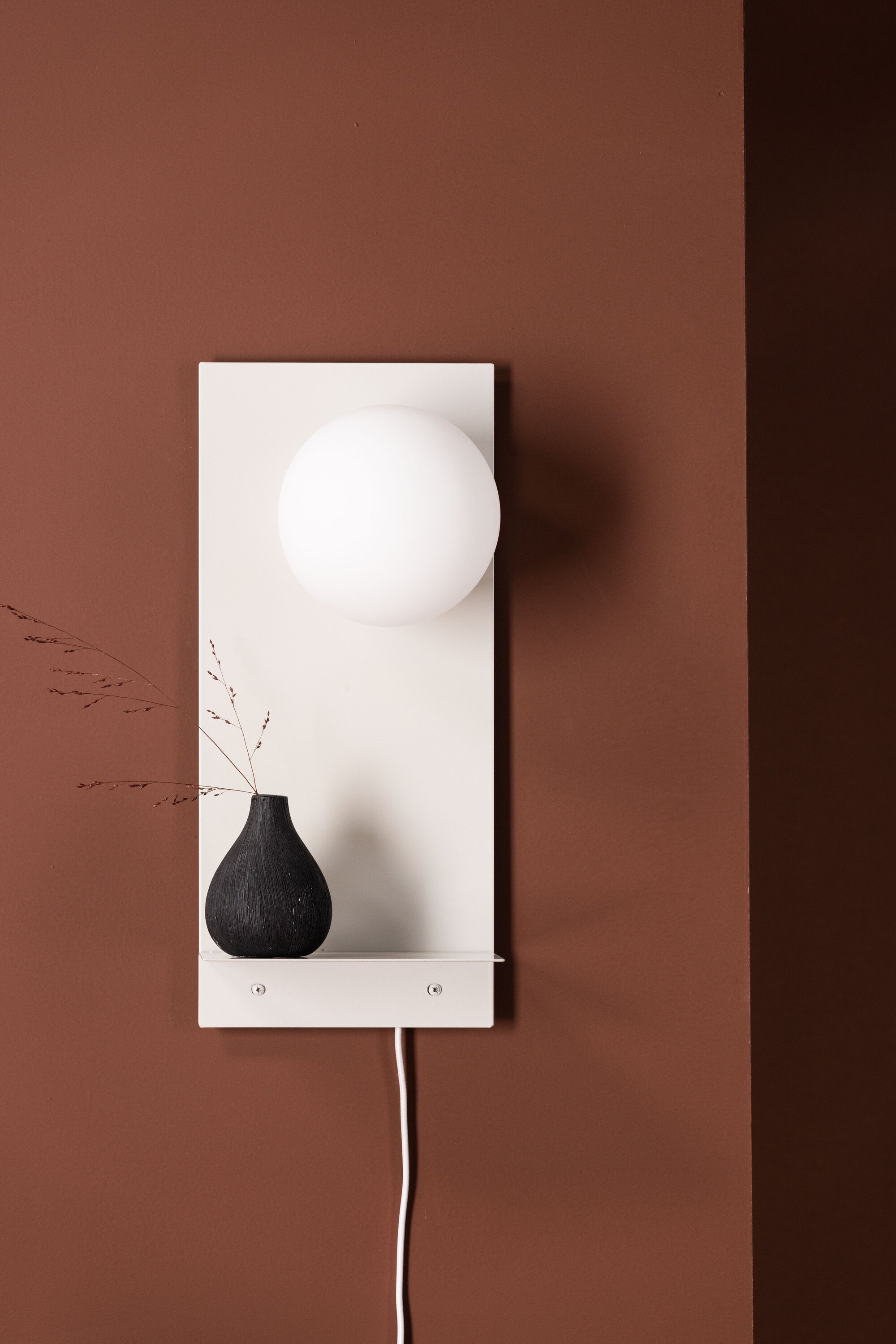 Toryes Wandleuchte in Hellgrau präsentiert im Onlineshop von KAQTU Design AG. Wandleuchte ist von Venture Home
