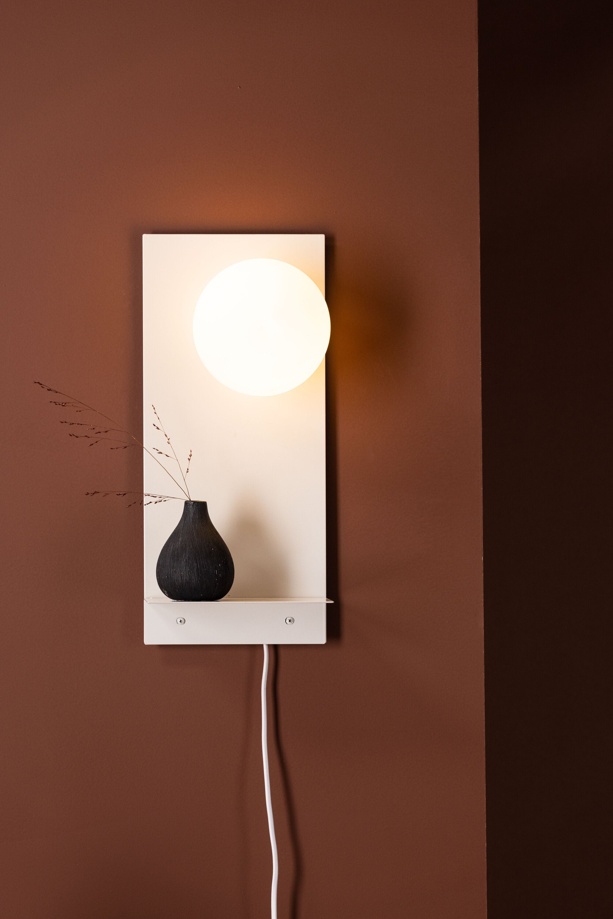 Toryes Wandleuchte in Hellgrau präsentiert im Onlineshop von KAQTU Design AG. Wandleuchte ist von Venture Home