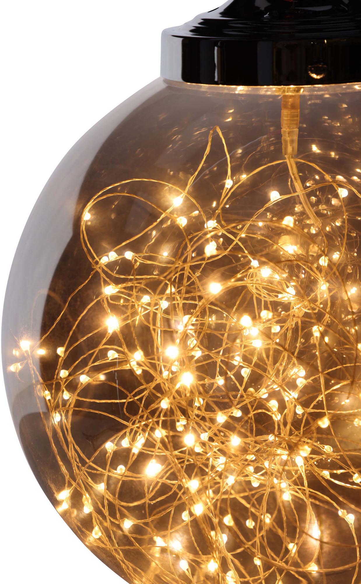 Elegante Lemans Pendelleuchte von Venture Home: harmonische Kombination aus grauem Eisen und rauchfarbenem Glas für warmes Licht und stilvolles Design.