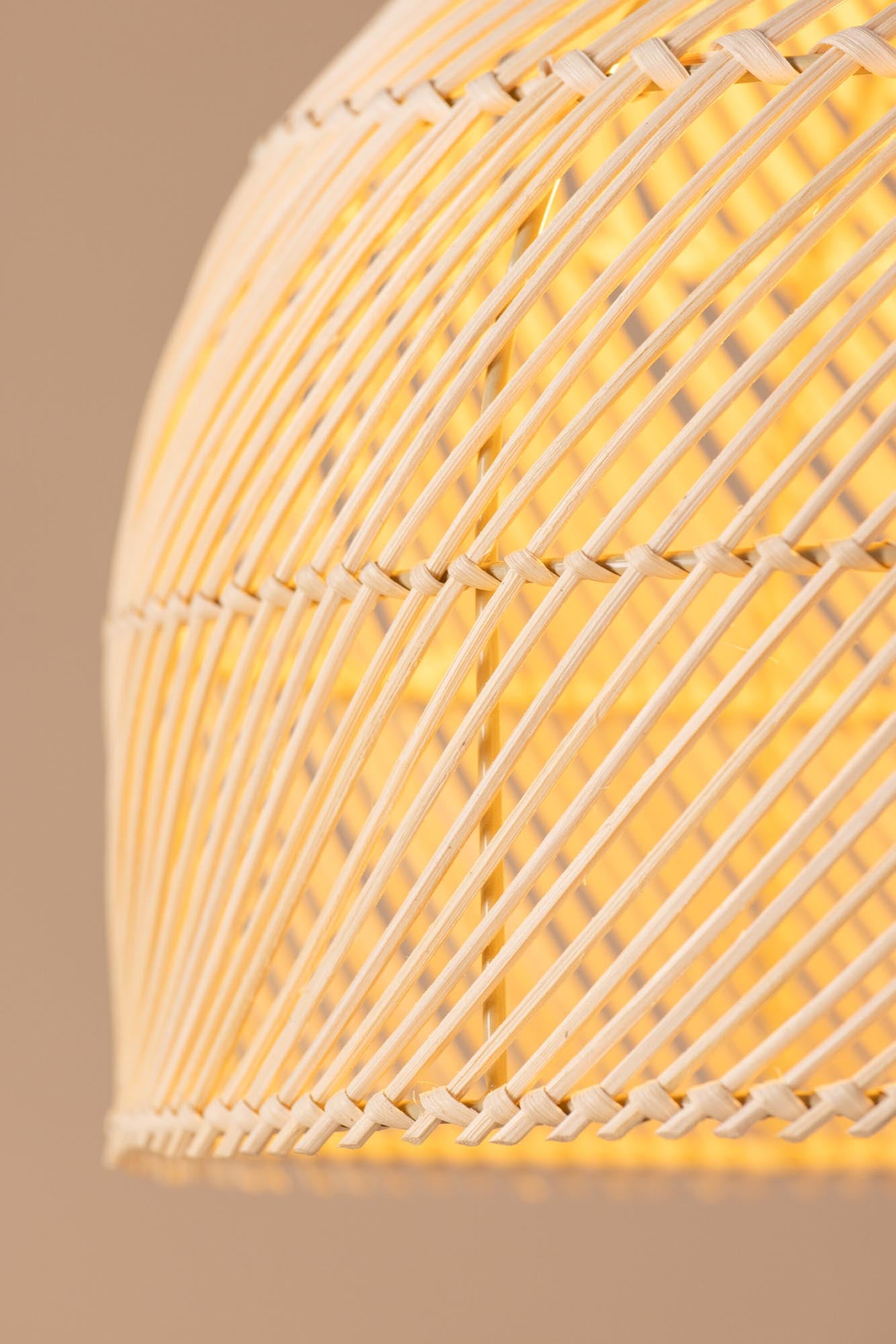 Brivela Pendelleuchte: Modernes Design für ein helles Ambiente.