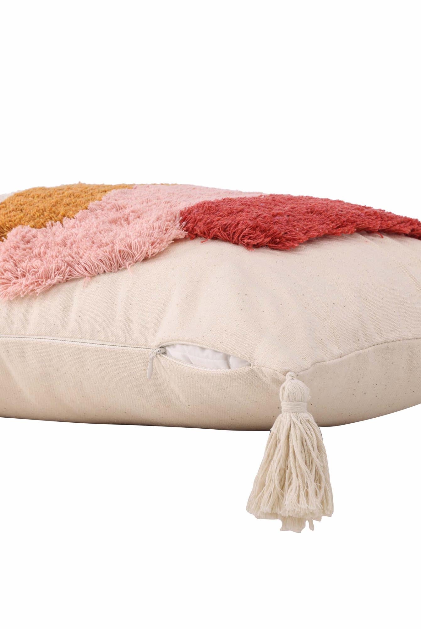 Joline Kissenbezug in Weiss präsentiert im Onlineshop von KAQTU Design AG. Deko Kissenbezug ist von Venture Home