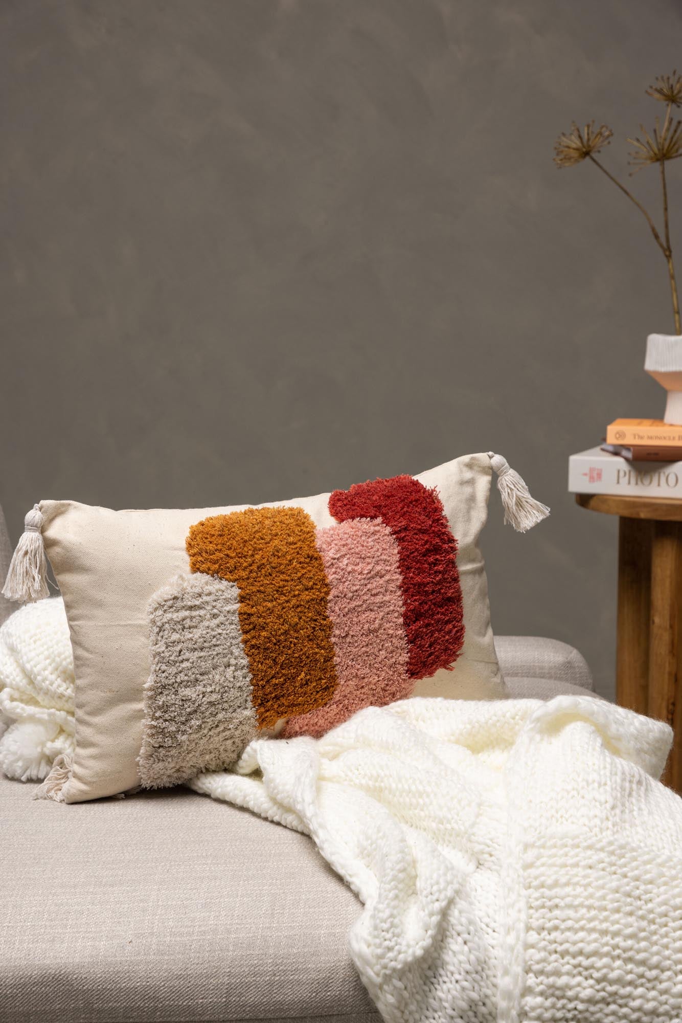 Joline Kissenbezug in Weiss präsentiert im Onlineshop von KAQTU Design AG. Deko Kissenbezug ist von Venture Home