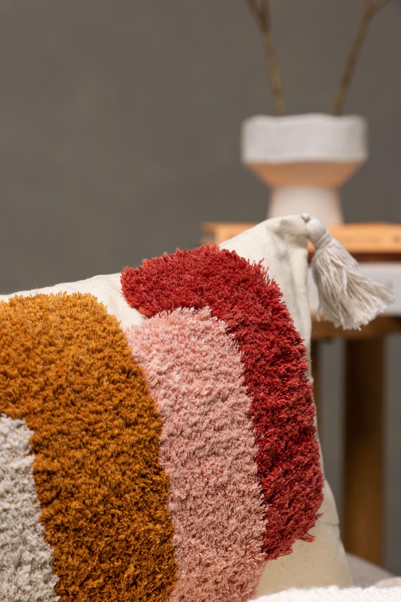 Joline Kissenbezug in Weiss präsentiert im Onlineshop von KAQTU Design AG. Deko Kissenbezug ist von Venture Home