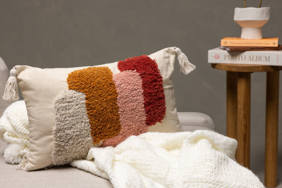 Joline Kissenbezug in Weiss präsentiert im Onlineshop von KAQTU Design AG. Deko Kissenbezug ist von Venture Home
