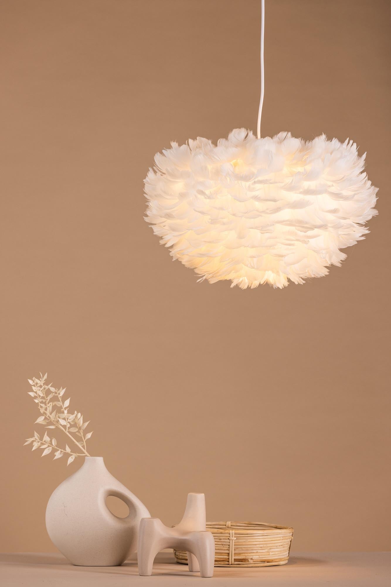 Nicola Pendelleuchte in Weiss präsentiert im Onlineshop von KAQTU Design AG. Pendelleuchte ist von Venture Home