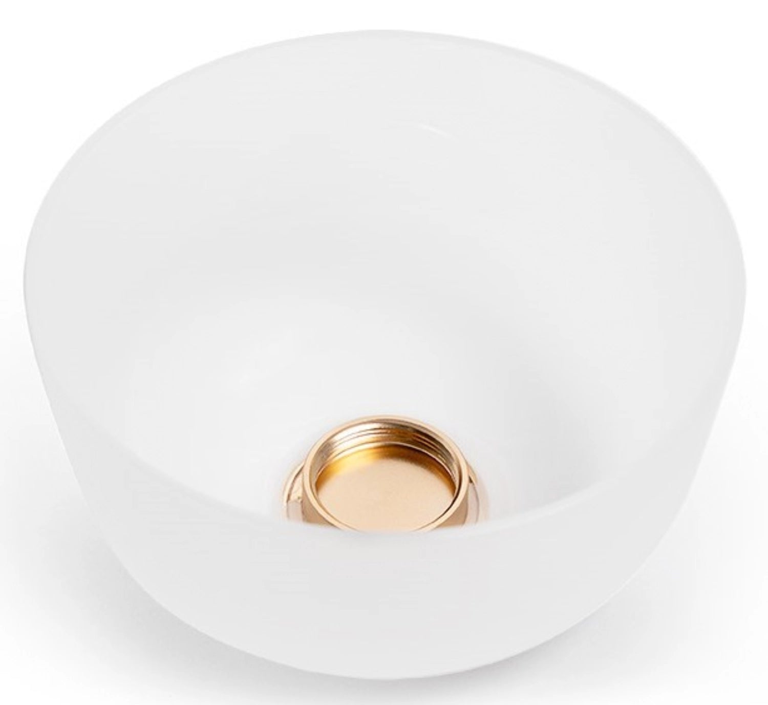 Erleben Sie den Humble Two Schirm in gold frosted PC – ein elegantes Design-Highlight für Ihr Zuhause, das sanftes Licht und Stil vereint.