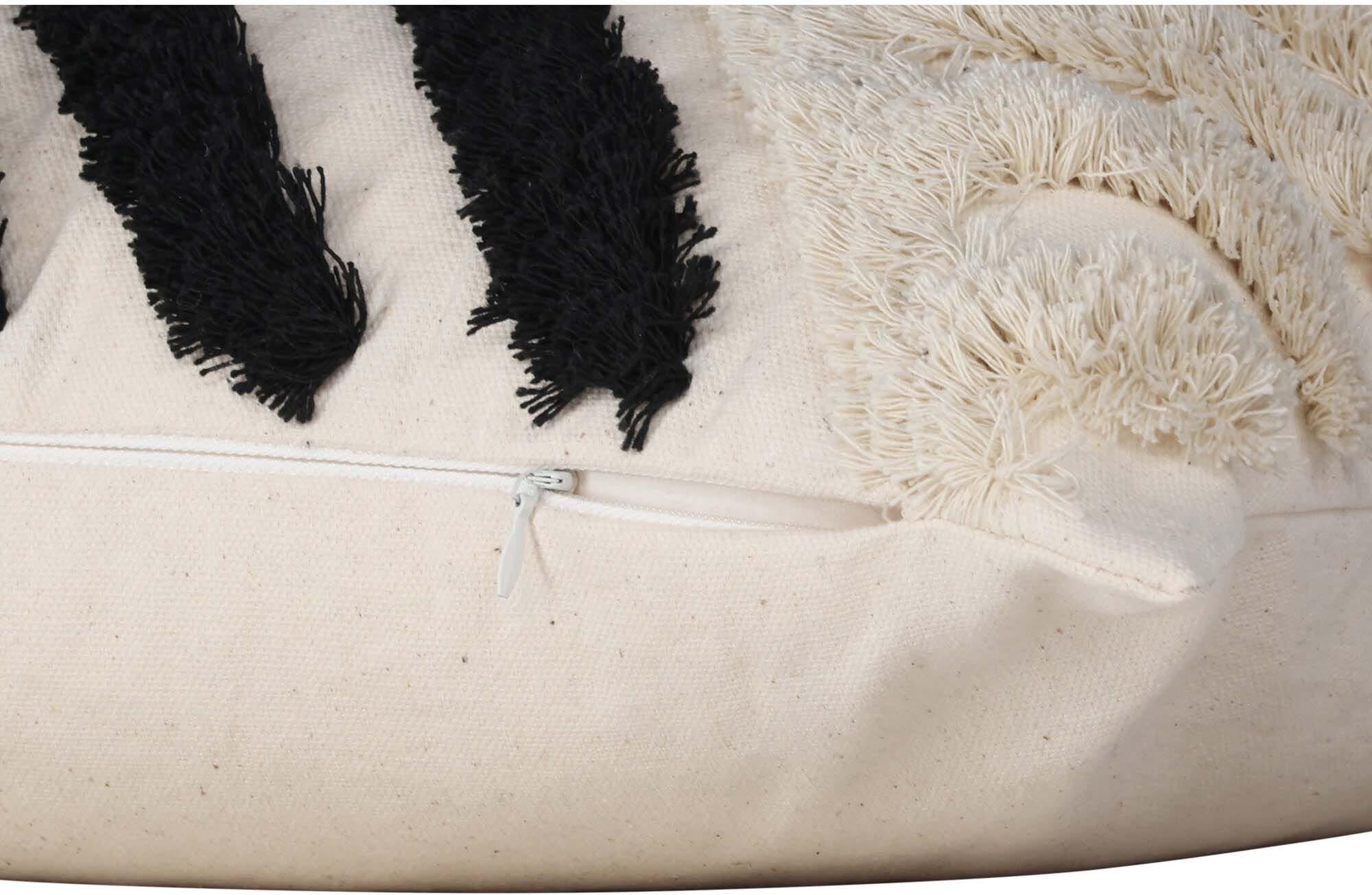 Zara Kissenbezug in Weiss präsentiert im Onlineshop von KAQTU Design AG. Deko Kissenbezug ist von Venture Home