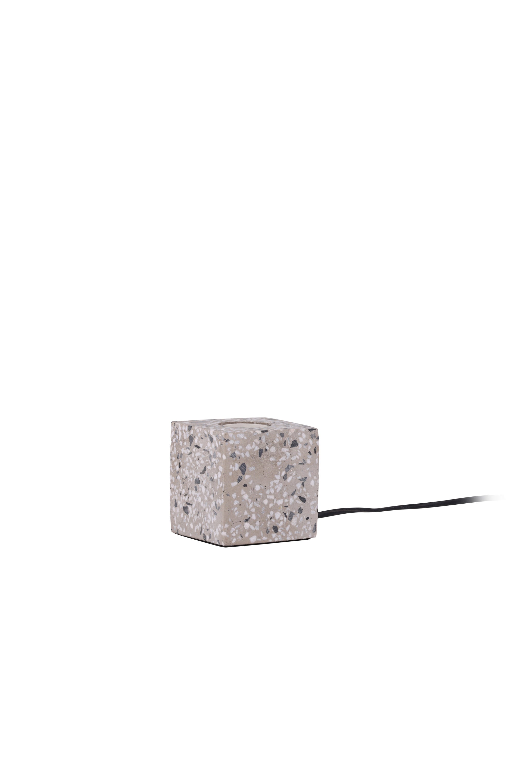 Rilche Tischleuchte in Weiss präsentiert im Onlineshop von KAQTU Design AG. Tischleuchte ist von Venture Home