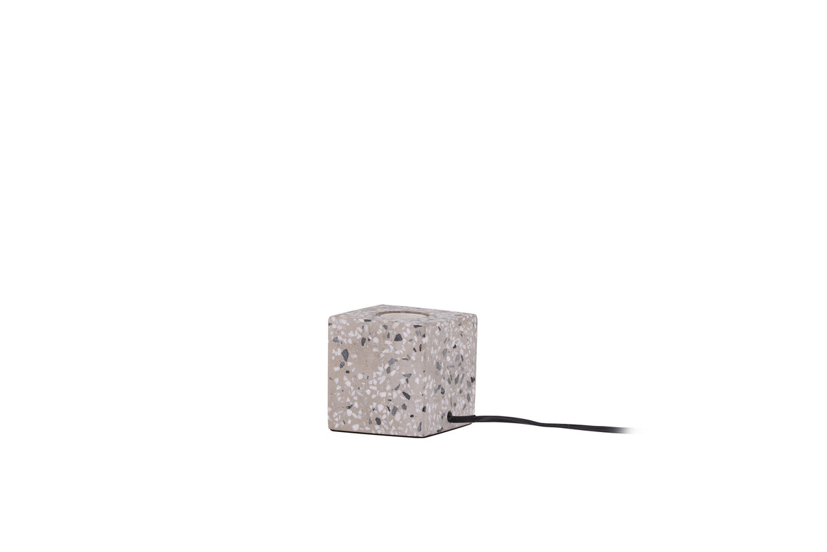 Rilche Tischleuchte in Weiss präsentiert im Onlineshop von KAQTU Design AG. Tischleuchte ist von Venture Home