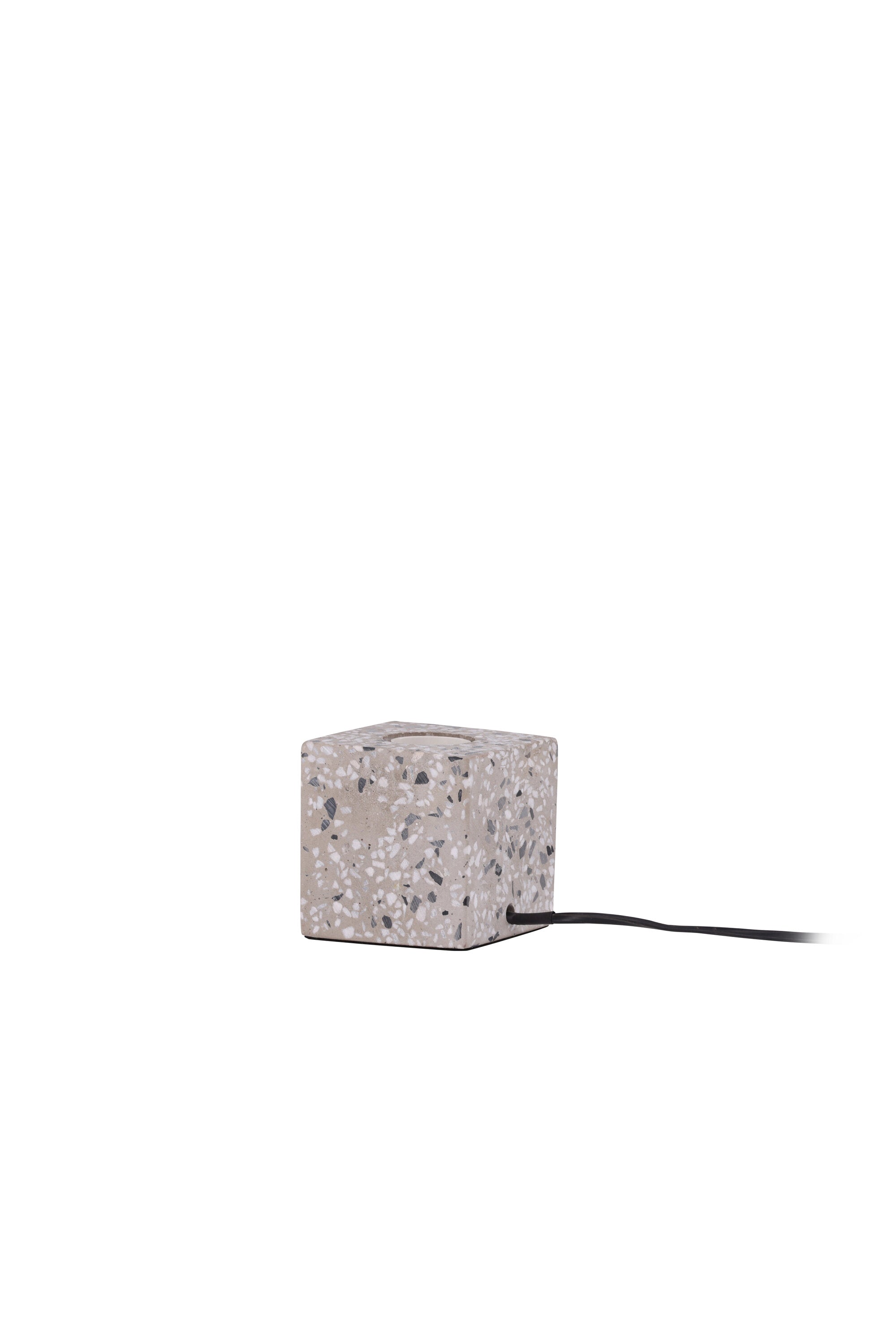 Rilche Tischleuchte in Weiss präsentiert im Onlineshop von KAQTU Design AG. Tischleuchte ist von Venture Home