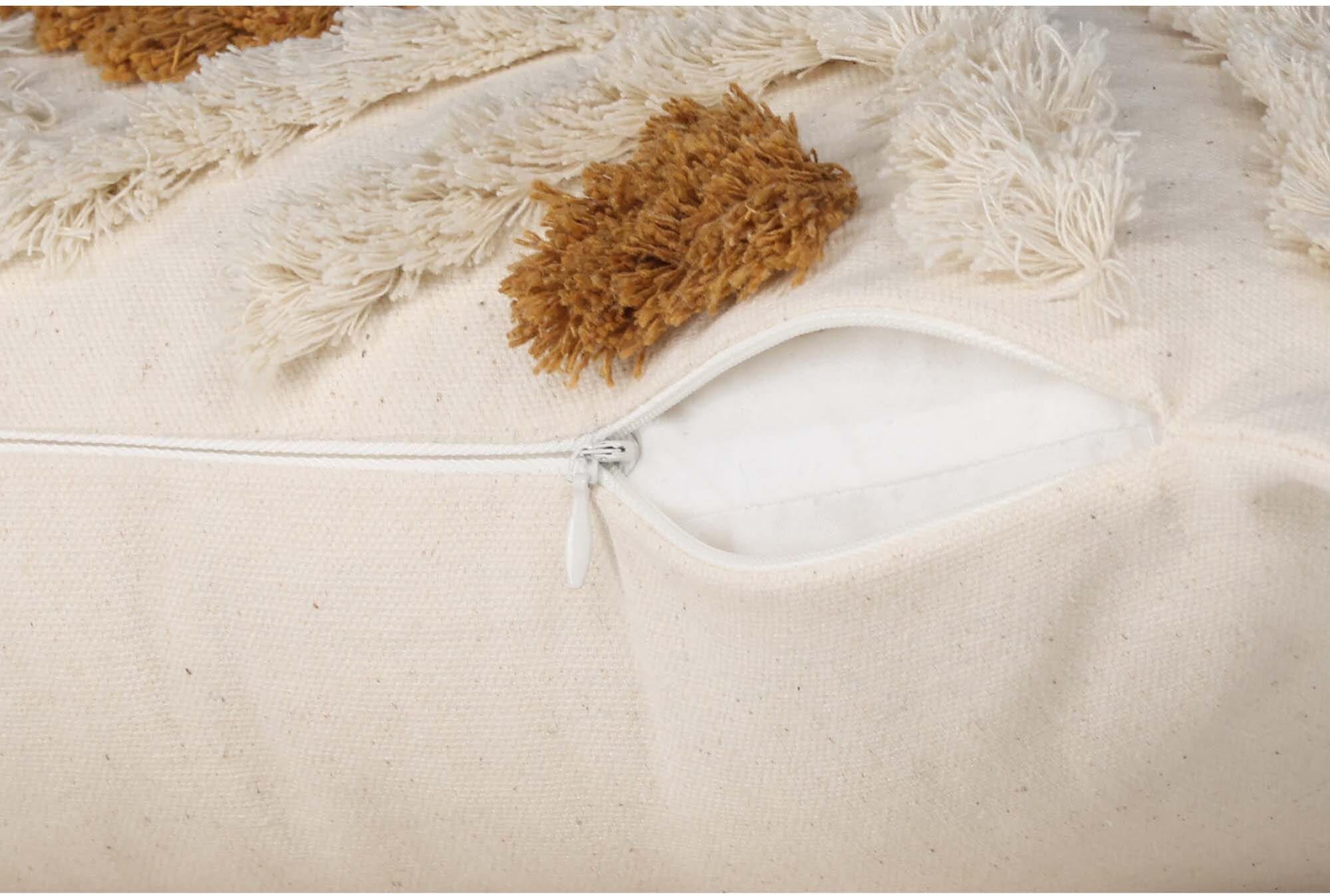 Kissenbezug Ada von Venture Home: Elegante Textur in sanften Beige- und Brauntönen für ein gemütliches Zuhause.