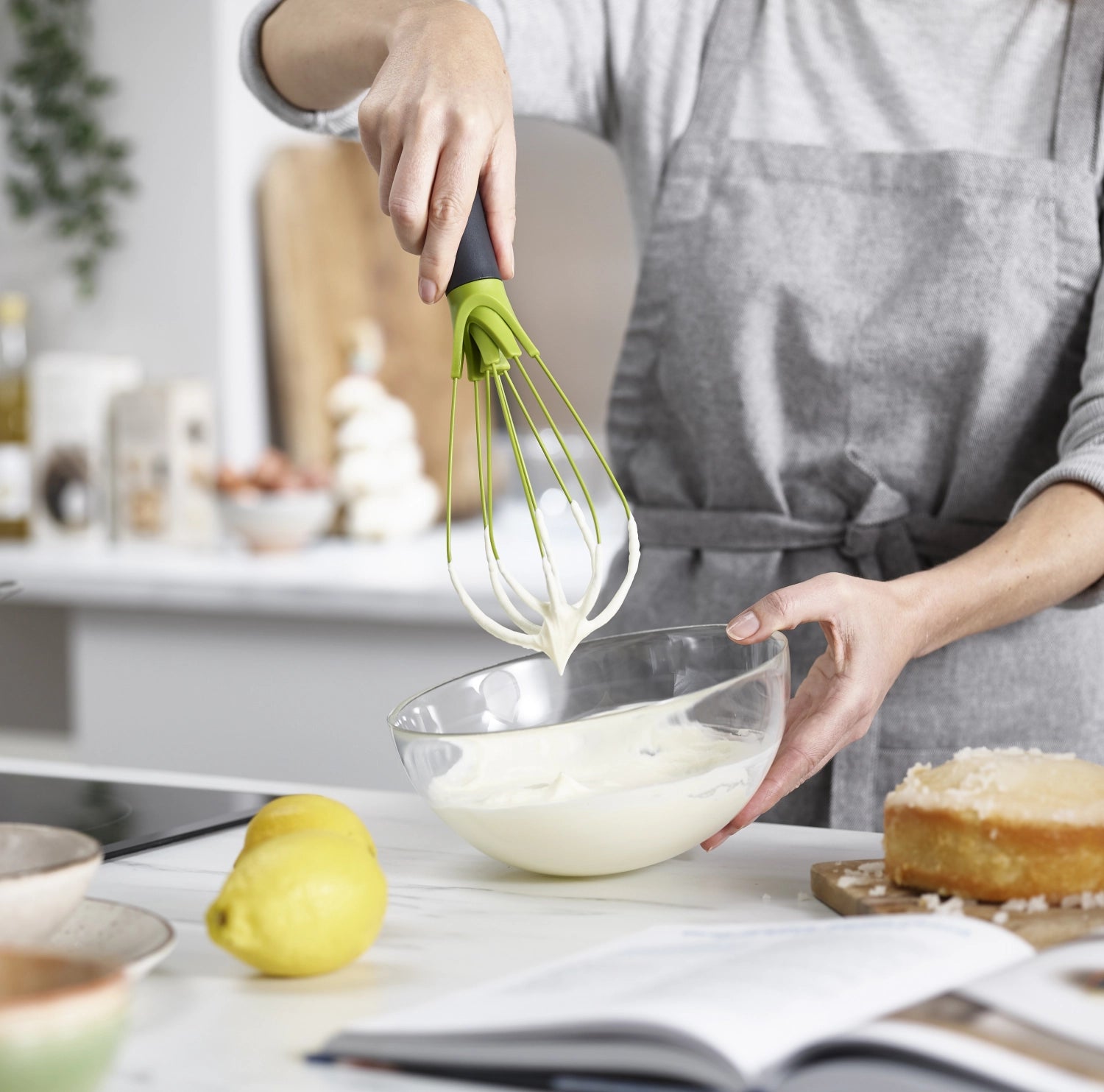 Twist Schneebesen von Joseph Joseph, innovatives Küchengerät mit ergonomischem Design, perfekt zum Schlagen und Mischen von Zutaten.