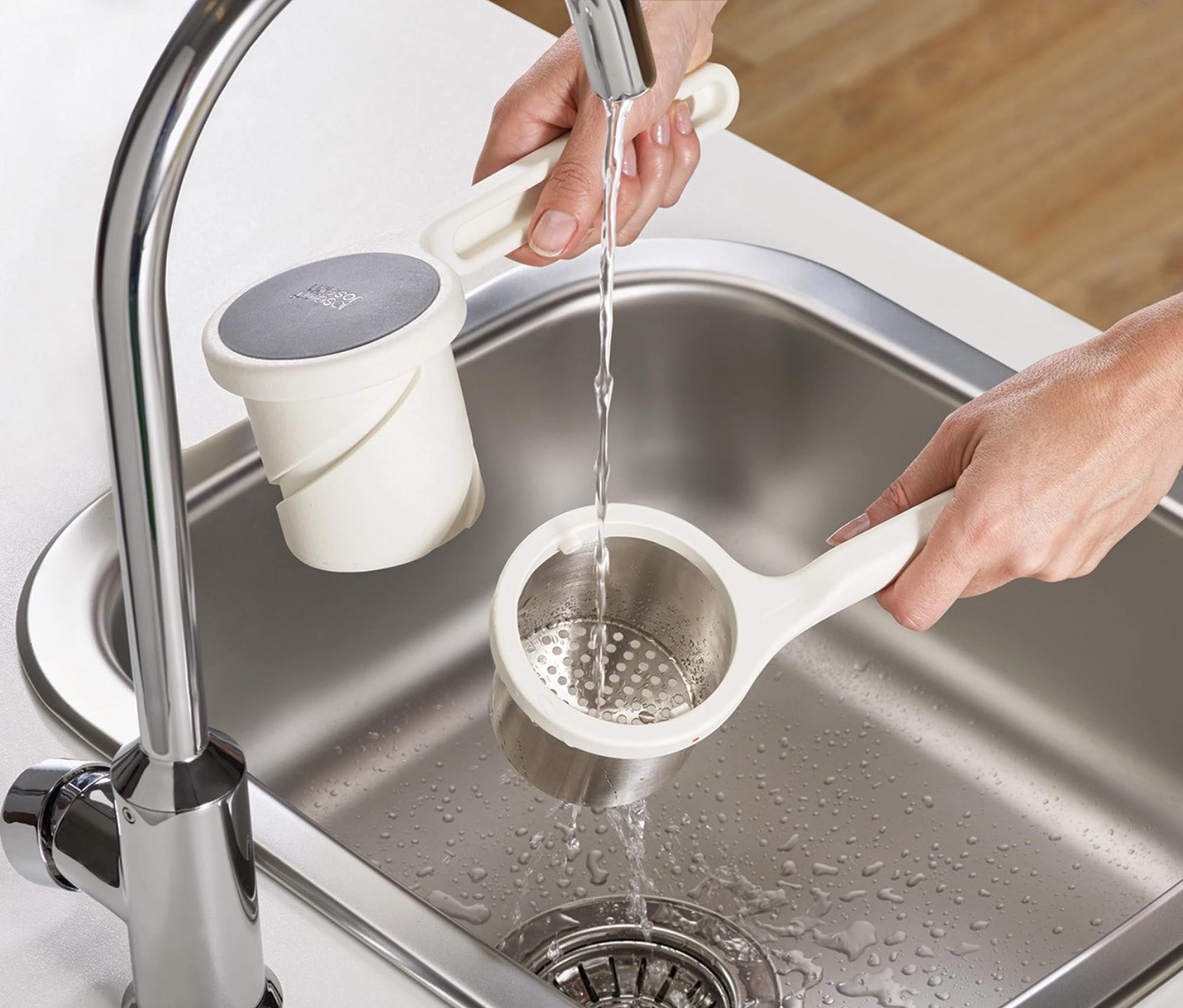 Die Helix Kartoffelpresse von Joseph Joseph vereinfacht das Pürieren von Kartoffeln und Gemüse. Langlebig, ergonomisch und spülmaschinenfest!