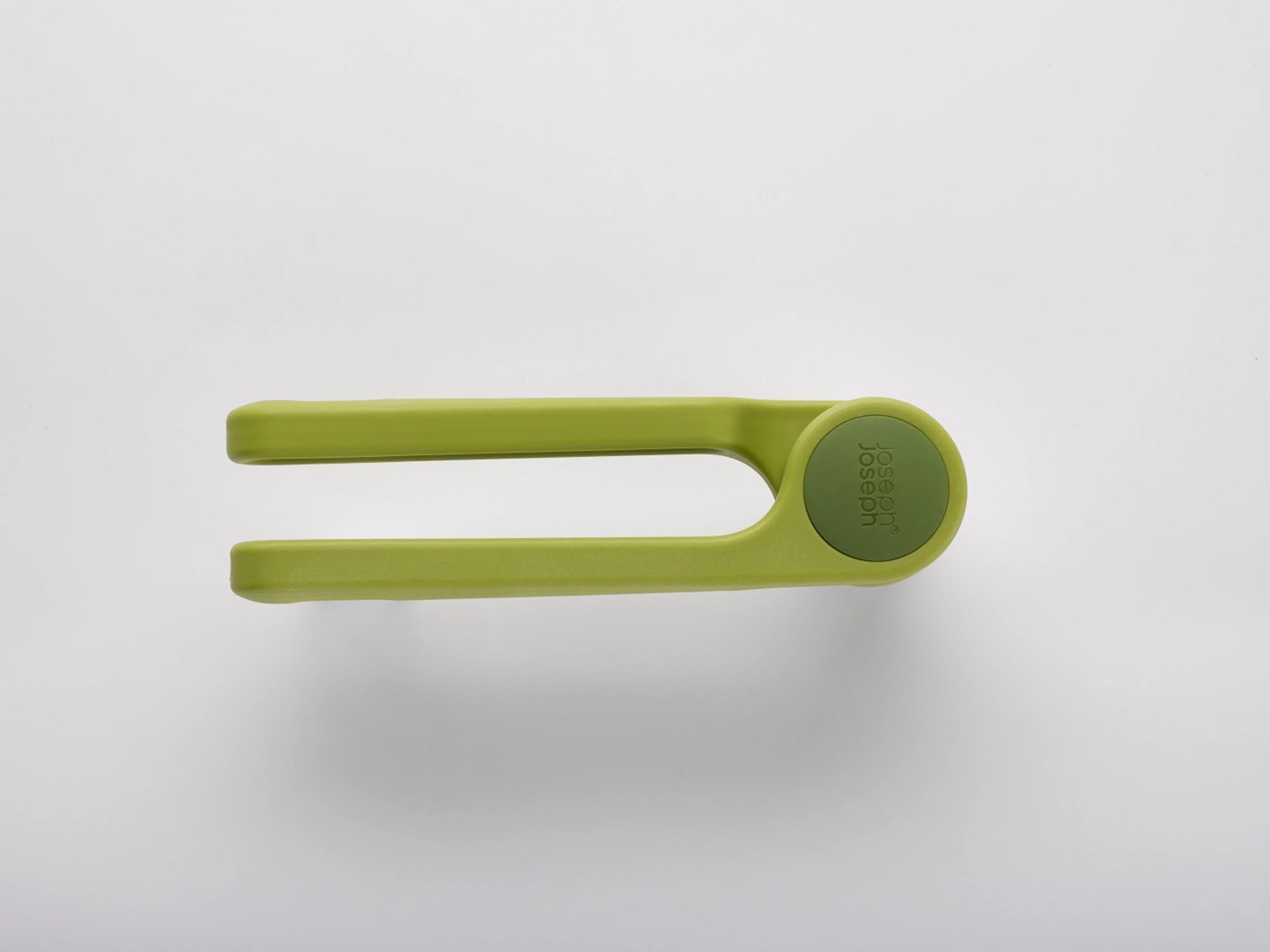 Robuste Helix Knoblauchpresse von Joseph Joseph, kompakt und effizient.