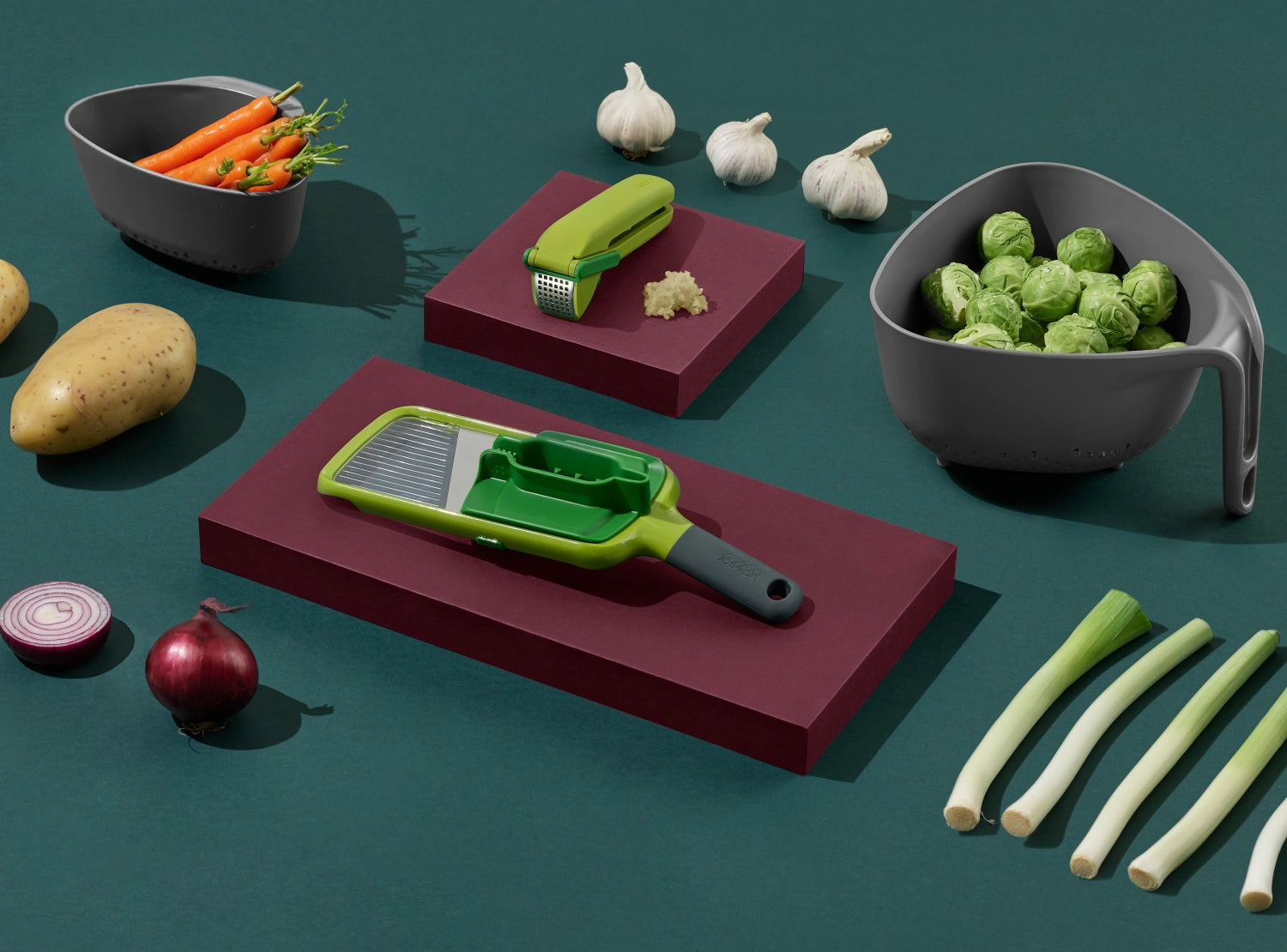 Multi -grip mandolin with precise grocery handle - green