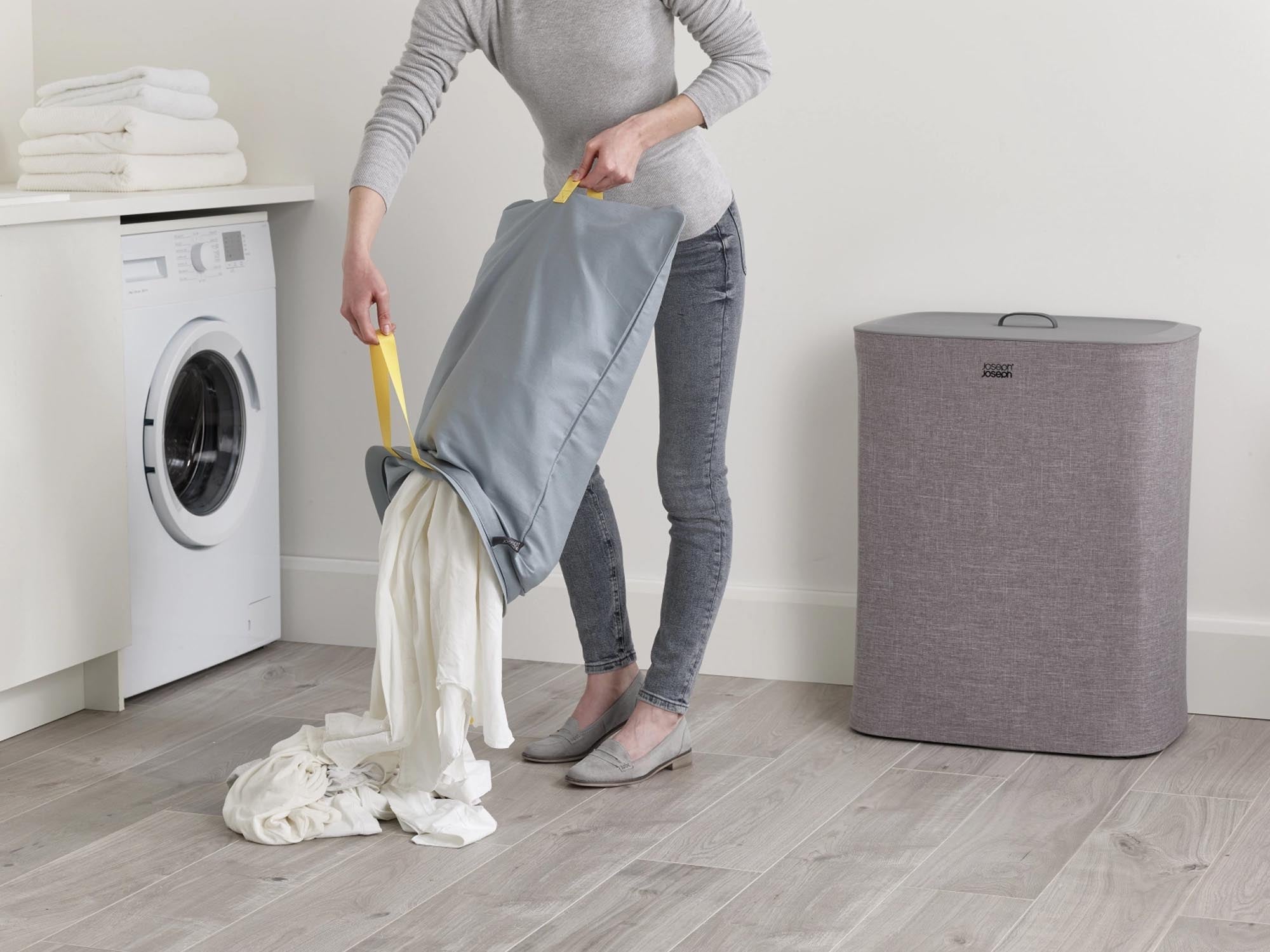 Praktischer 90-Liter-Wäschetrennkorb in elegantem Grau von Joseph Joseph – perfekt für effiziente Wäscheorganisation und modernes Wohndesign.