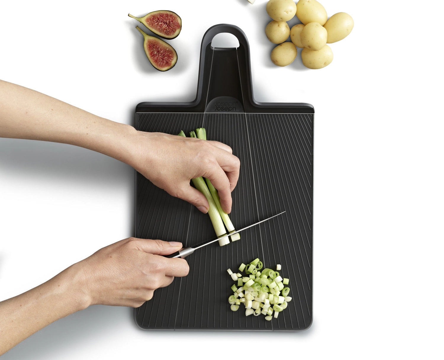 Chop2Pot Plus Faltbares Schneidebrett in Schwarz, 45x26.3cm, praktisch und platzsparend, ideal für die Küche und einfach zu verstauen.